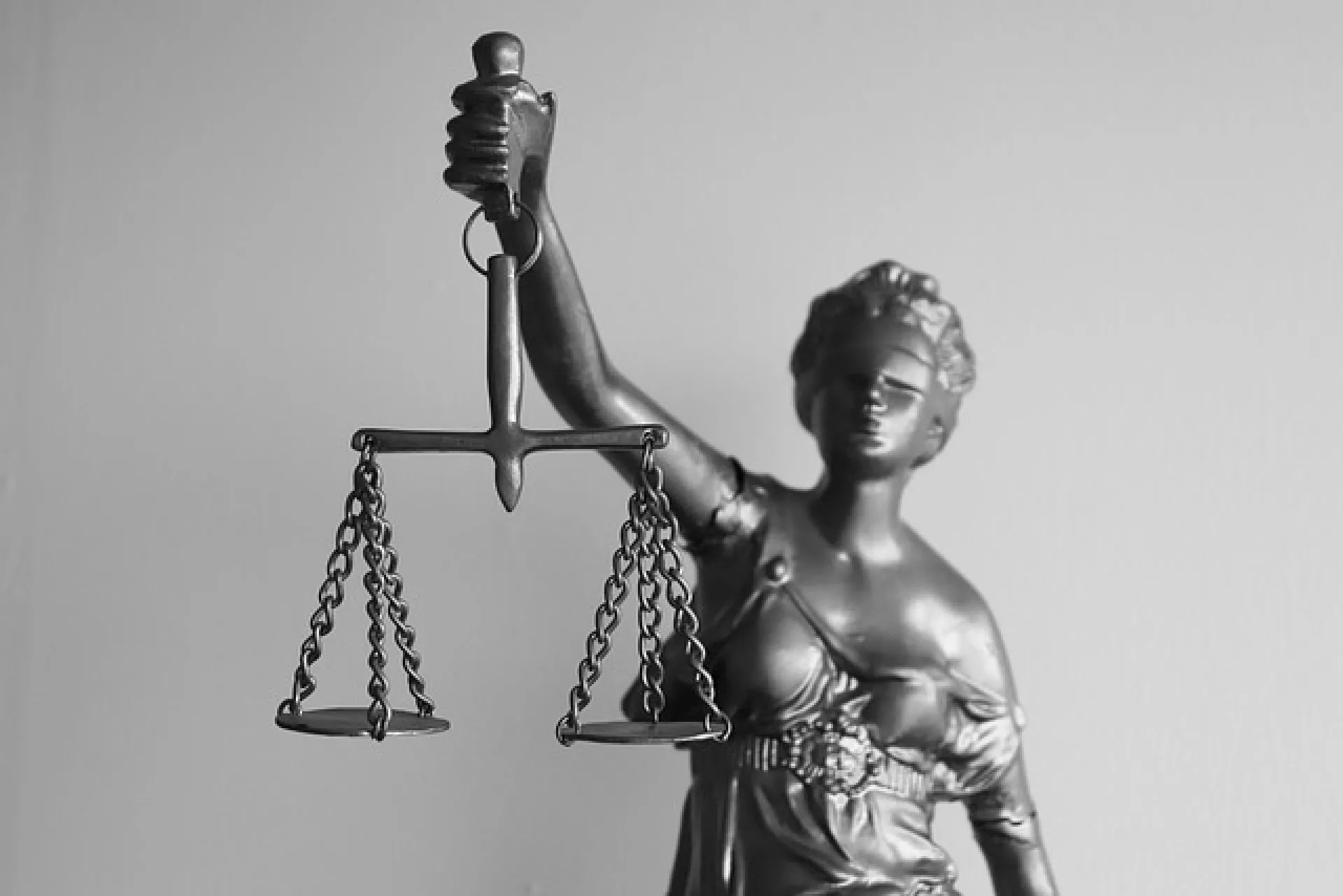 Губернатор Виктор Томенко и председатель АКЗС поздравили адвокатов с профессиональным праздником 
