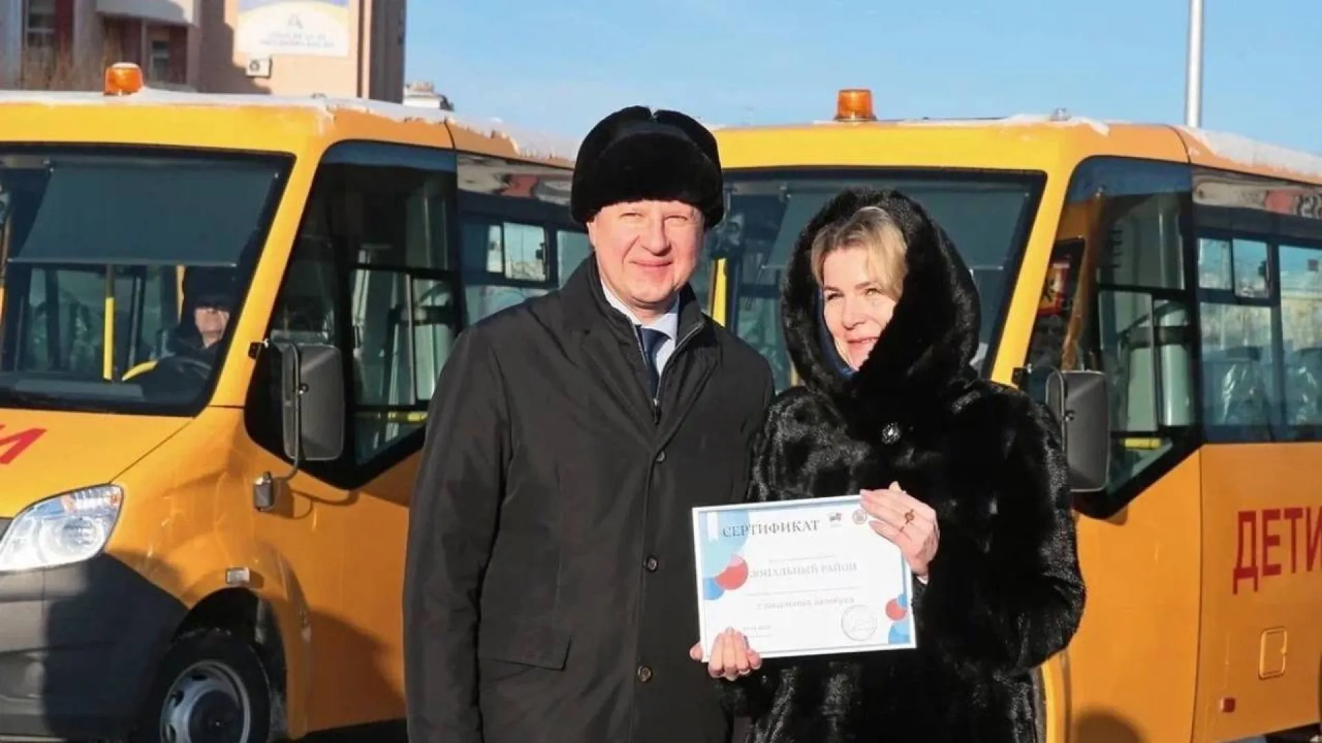 38 новых школьных автобусов передали в районы Алтайского края 38 новых школьных автобусов передали в районы Алтайского края
