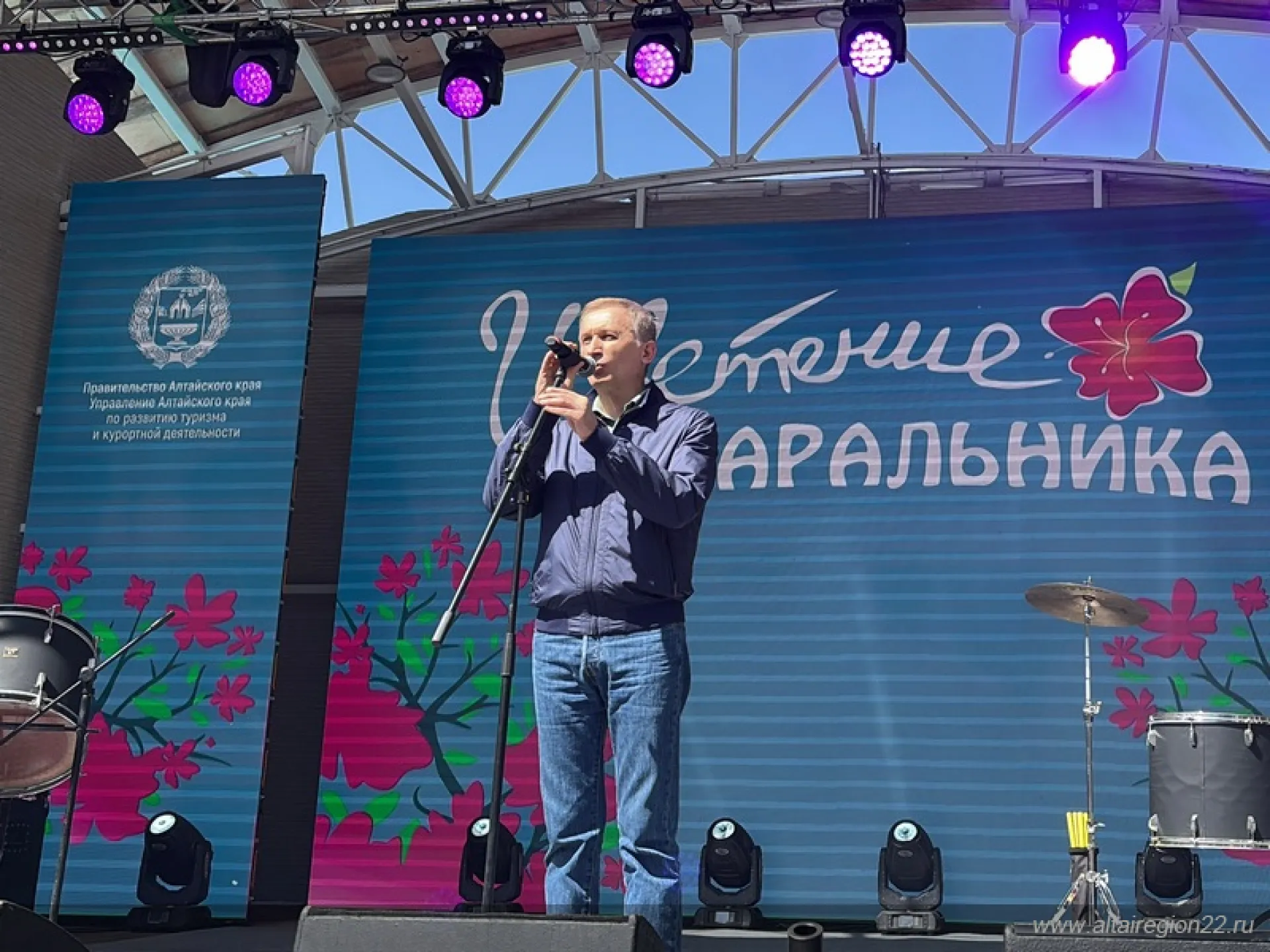 Летний туристический сезон начался на Алтае Летний туристический сезон начался на Алтае