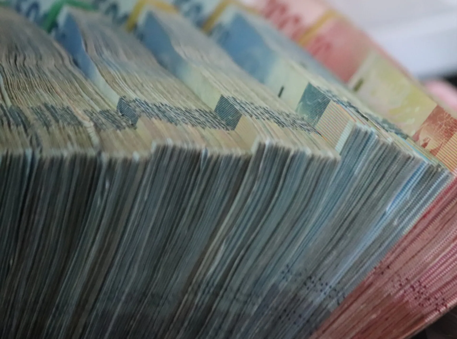 Виктор Томенко направит более 565 миллионов рублей муниципальным образованиям Алтайского края Виктор Томенко направит более 565 миллионов рублей муниципальным образованиям Алтайского края
