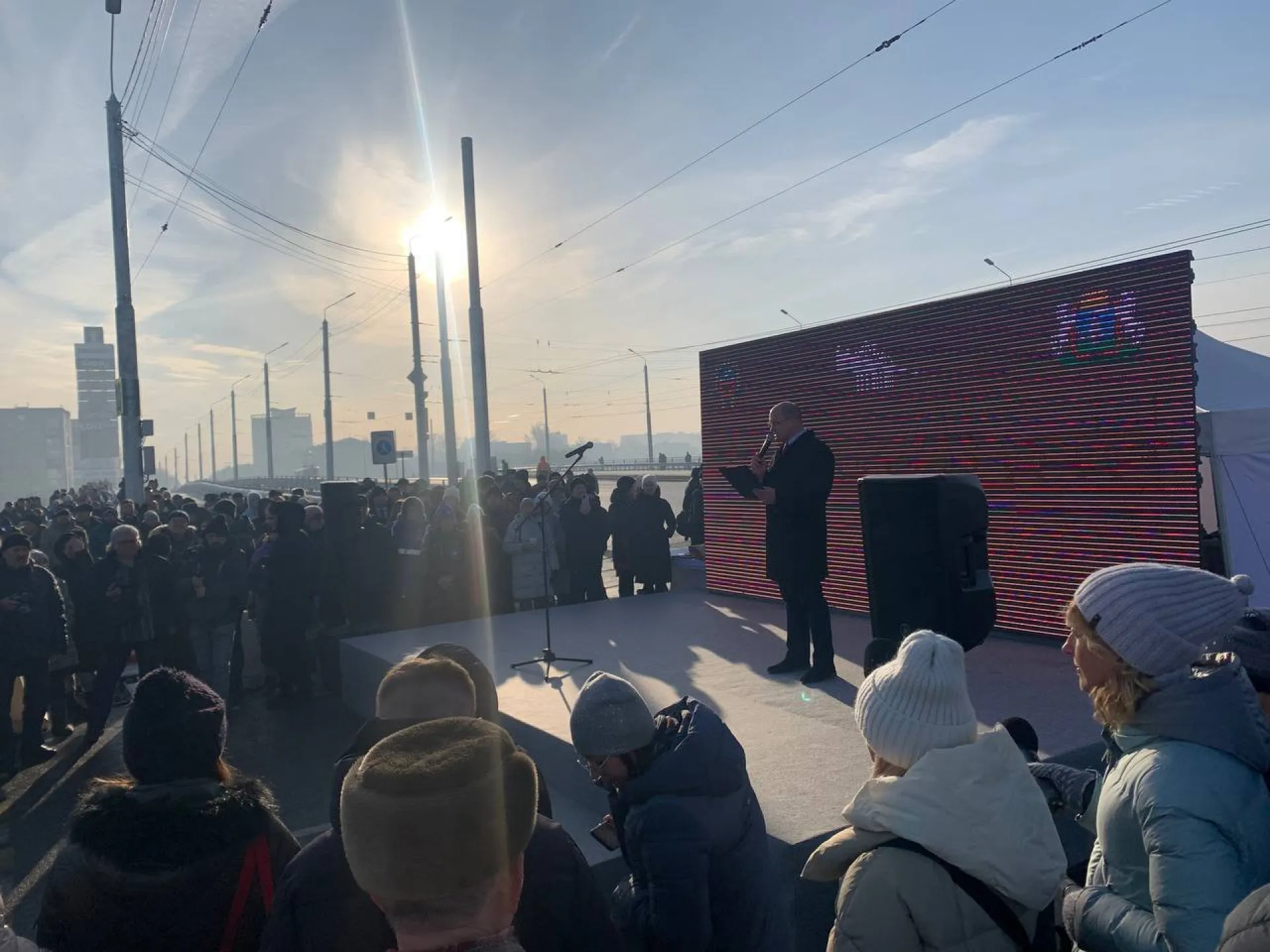 Движение по мосту на Новом рынке открыли в Барнауле Движение по мосту на Новом рынке открыли в Барнауле