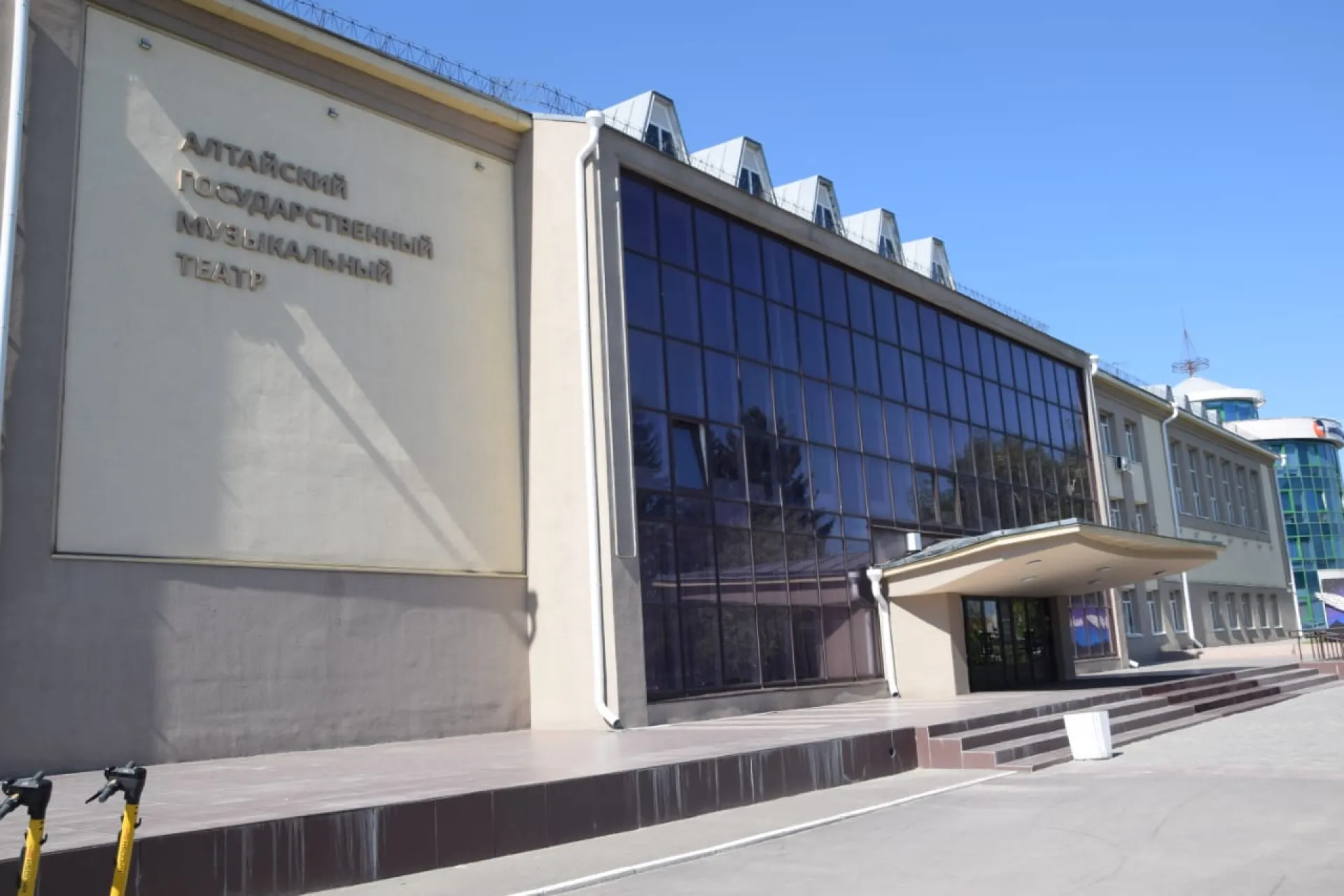 Стало известно, коллективы из каких городов приедут в Барнаул на театральный фестиваль «Шаг» Стало известно, коллективы из каких городов приедут в Барнаул на театральный фестиваль «Шаг»