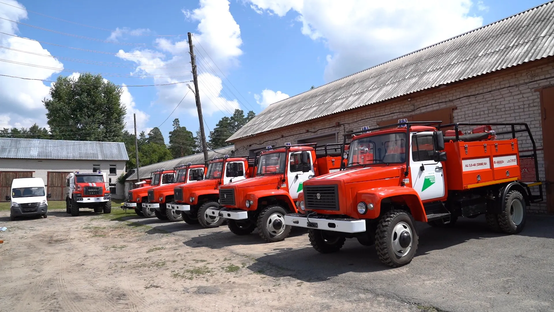 8 новых пожарных автомобилей прибыли сегодня в Алтайский край 8 новых пожарных автомобилей прибыли сегодня в Алтайский край