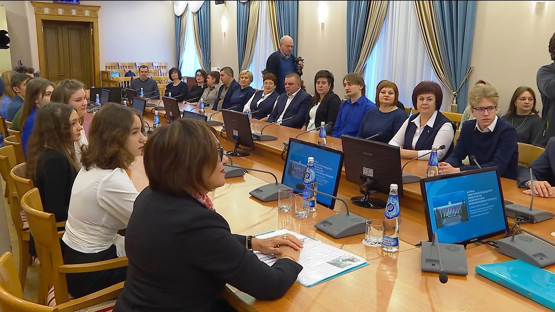 Победителей чемпионата «Молодые профессионалы» наградили в правительстве Алтайского края Победителей чемпионата «Молодые профессионалы» наградили в правительстве Алтайского края