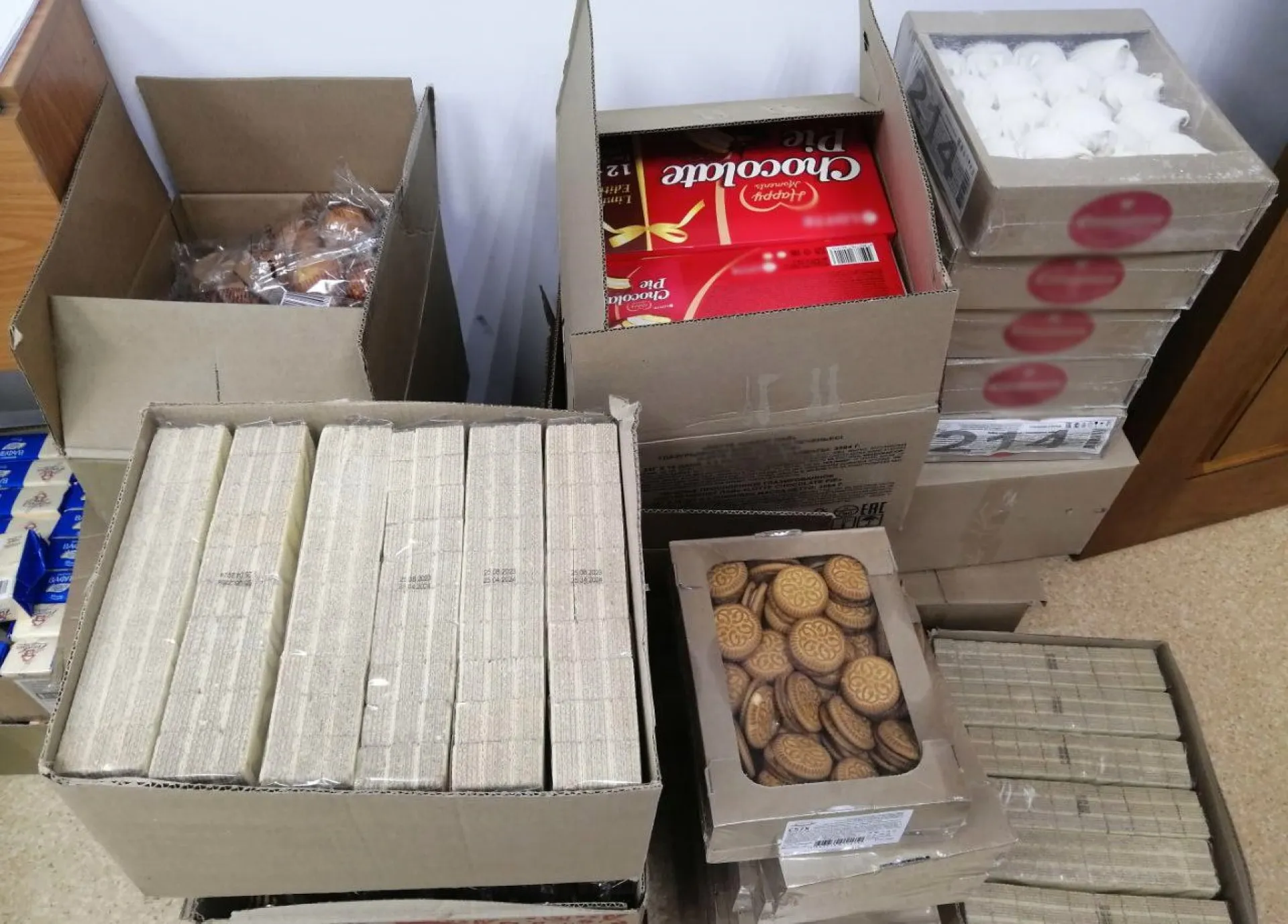 Незадекларированные сладости пытался вывезти из России гражданин Монголии Незадекларированные сладости пытался вывезти из России гражданин Монголии