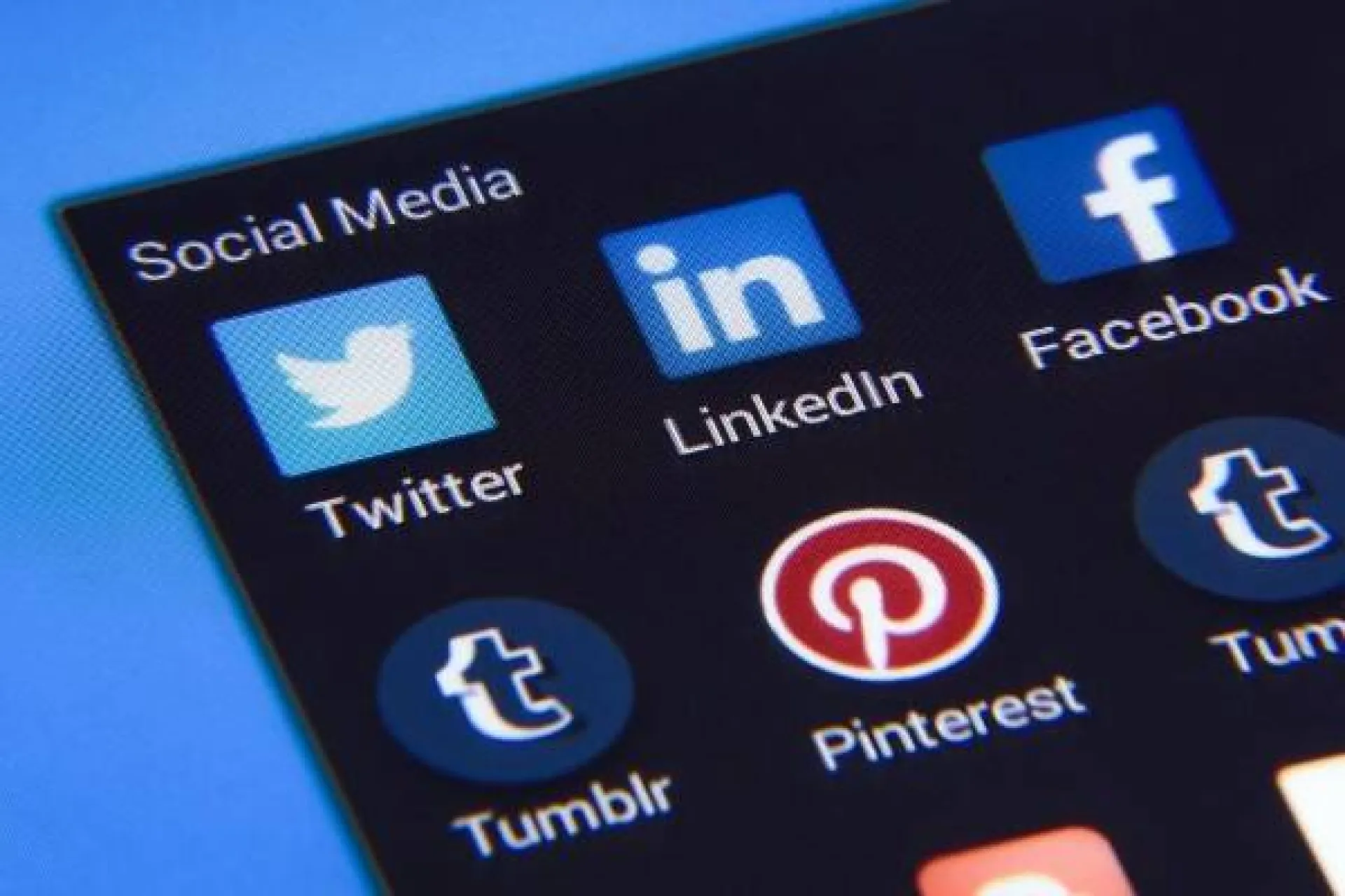 Facebook сменит название Facebook сменит название