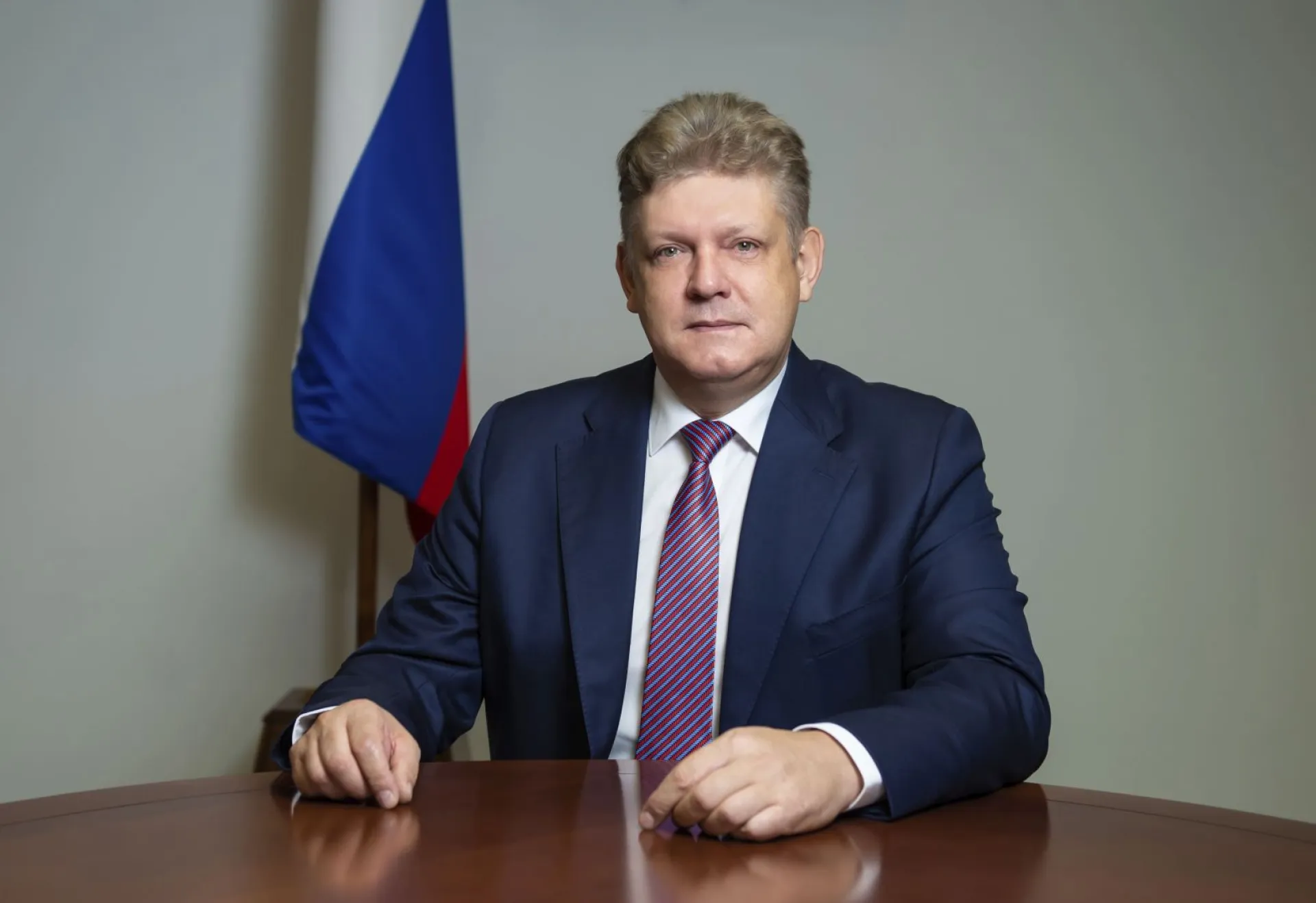 Полпред президента РФ в СФО поздравил жителей Сибири с Днём народного единства Полпред президента РФ в СФО поздравил жителей Сибири с Днём народного единства