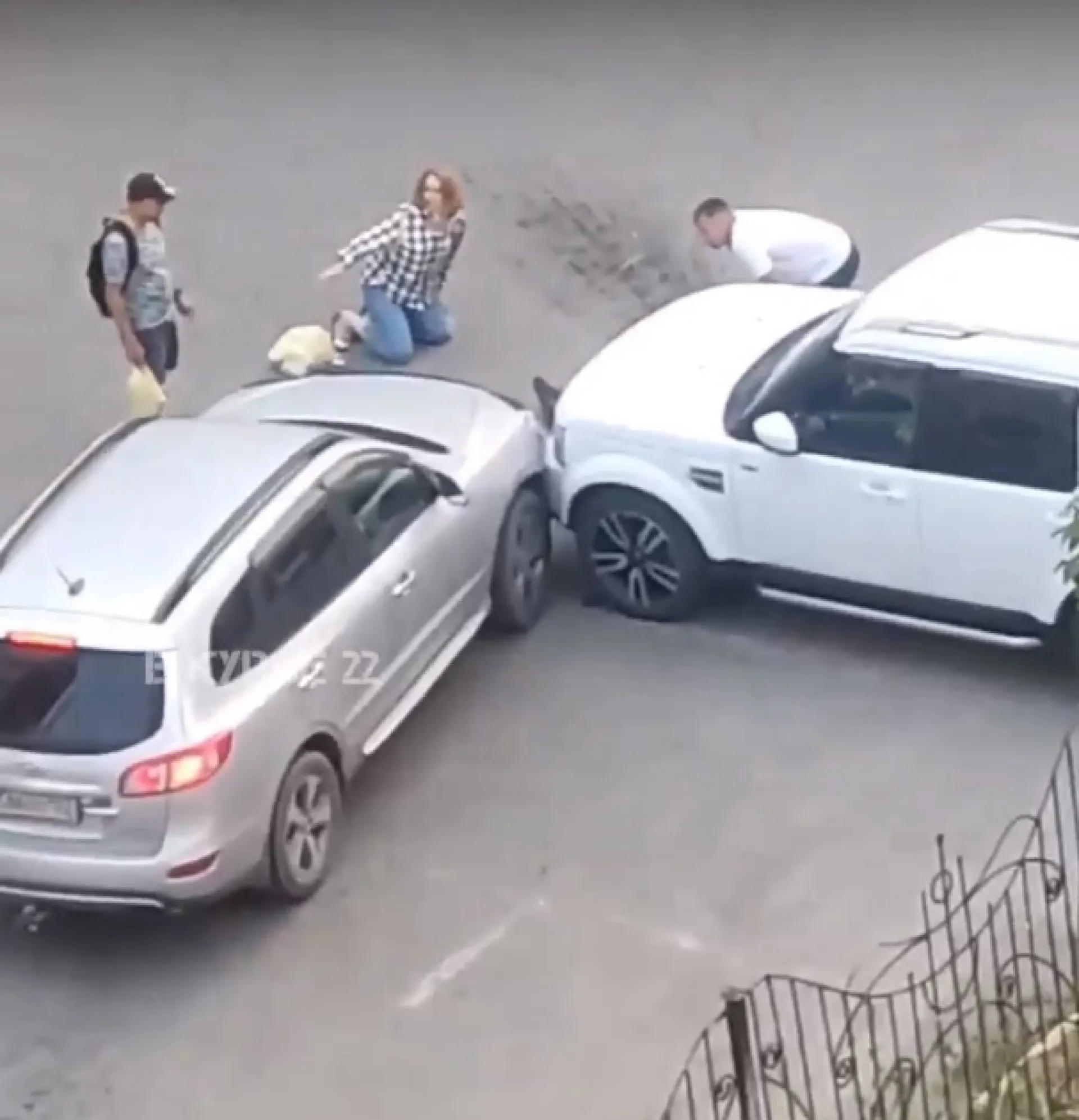 Барнаулец наехал на двух пешеходов Барнаулец наехал на двух пешеходов