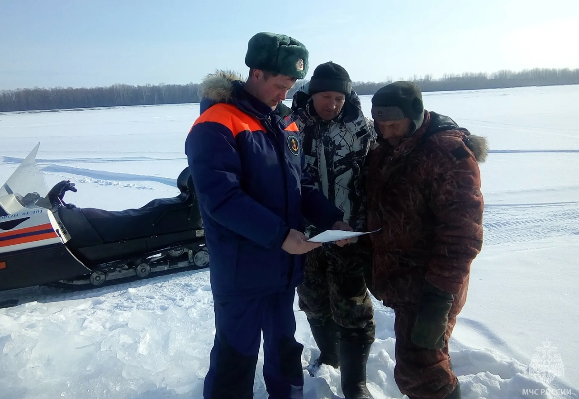Порядка 230 патрульных групп задействуют в проверке льда на водоёмах в Алтайском крае Порядка 230 патрульных групп задействуют в проверке льда на водоёмах в Алтайском крае