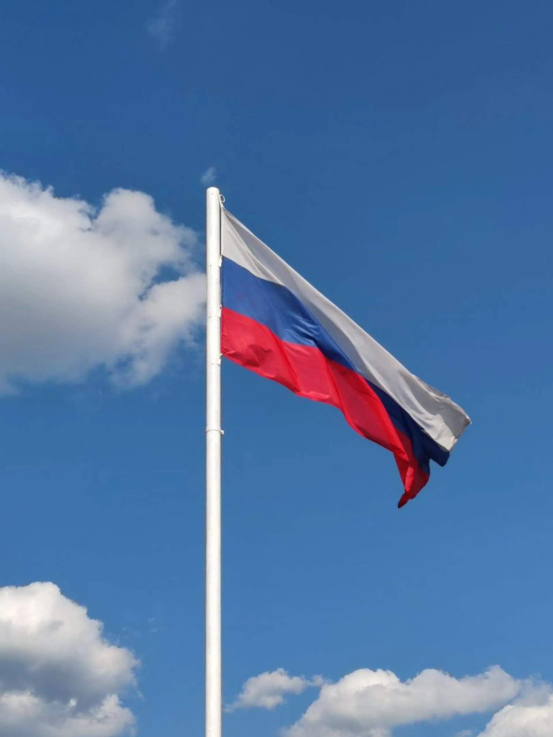 Жителям Алтайского края раздадут ленточки российского триколора Жителям Алтайского края раздадут ленточки российского триколора