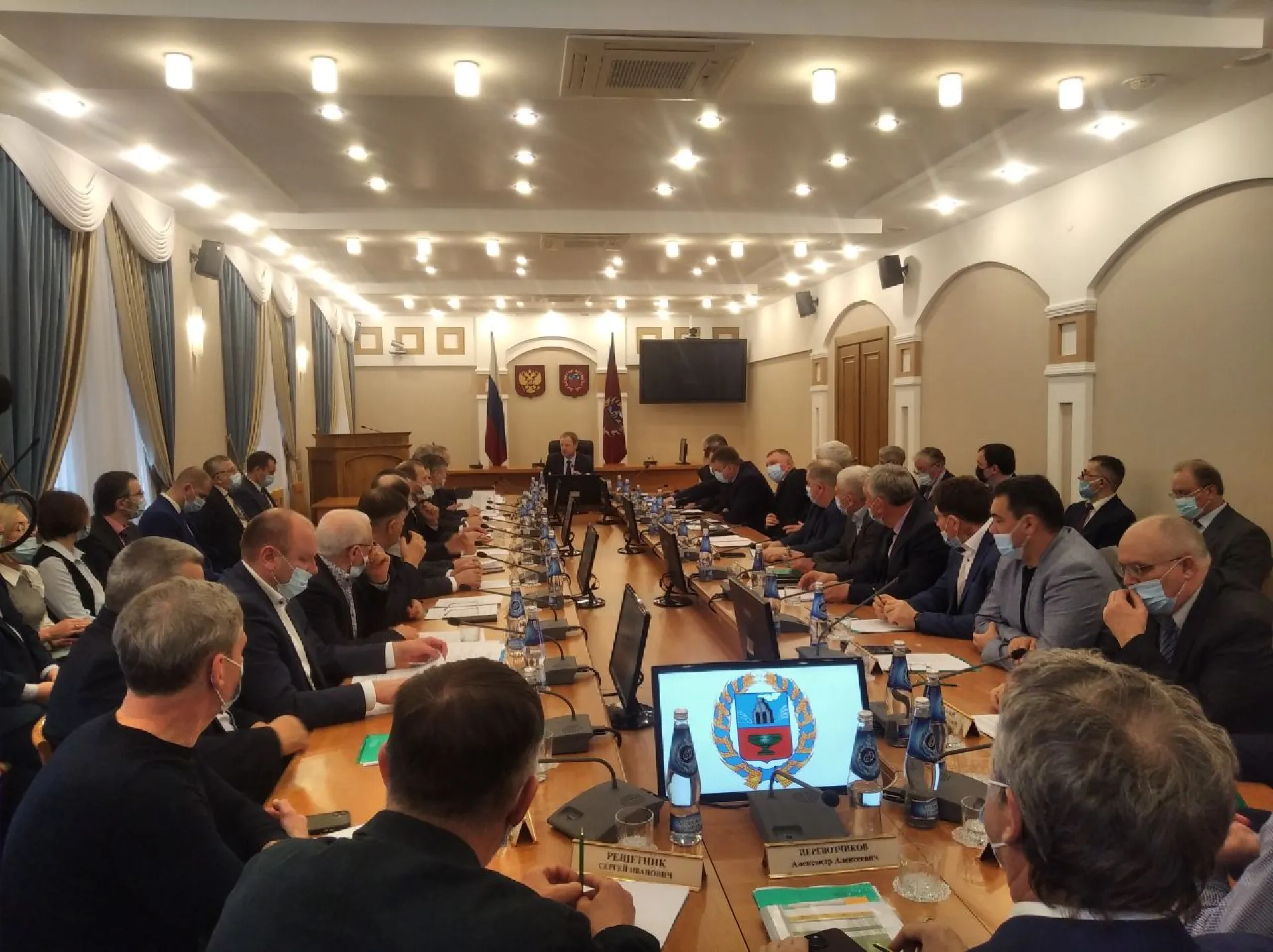 Обеспечение стабильности работы агропромышленных предприятий обсуждают в правительстве Алтайского края Обеспечение стабильности работы агропромышленных предприятий обсуждают в правительстве Алтайского края