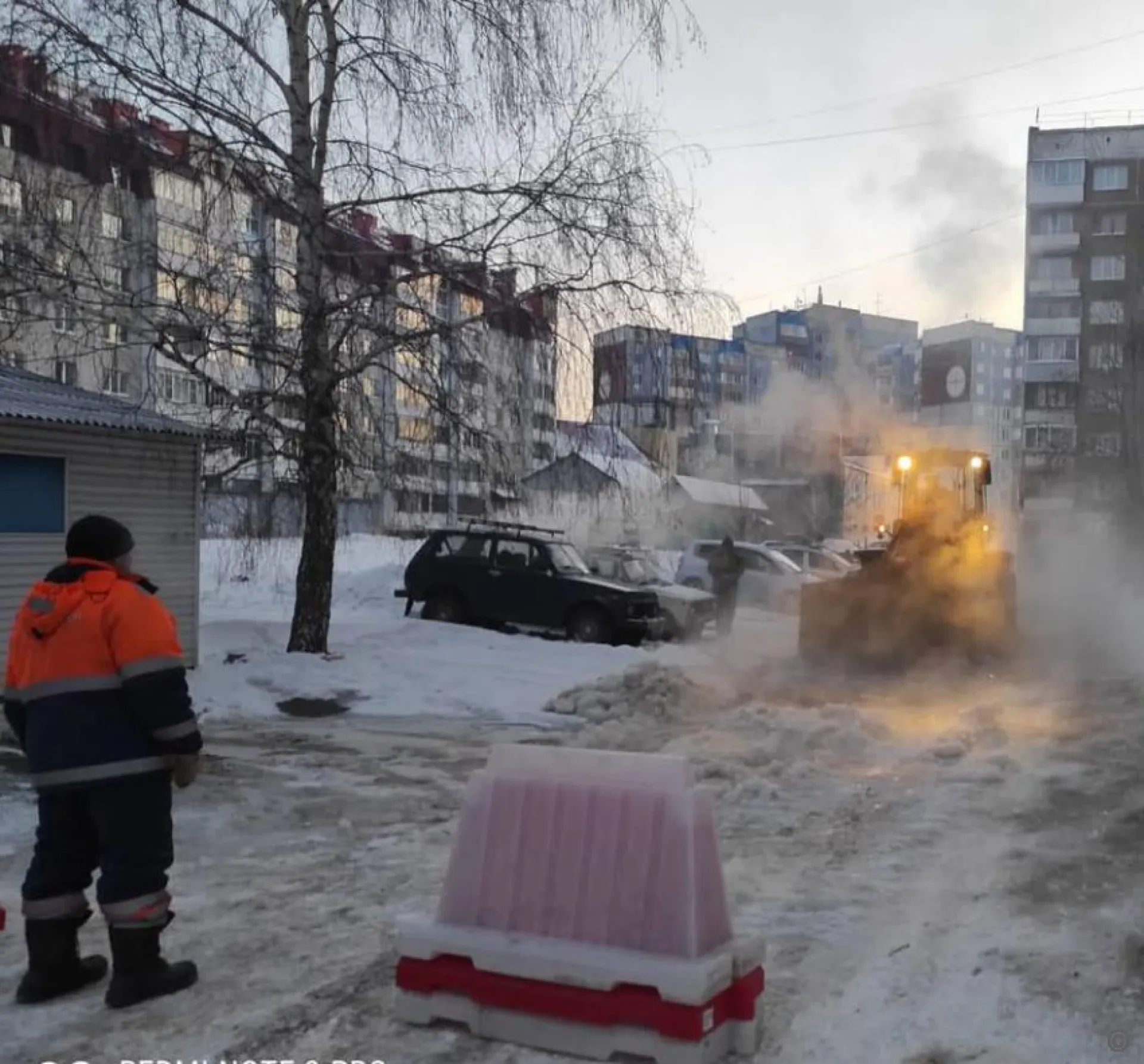 Барнаульский водоканал устранил нештатную ситуацию на Павловском тракте Барнаульский водоканал устранил нештатную ситуацию на Павловском тракте