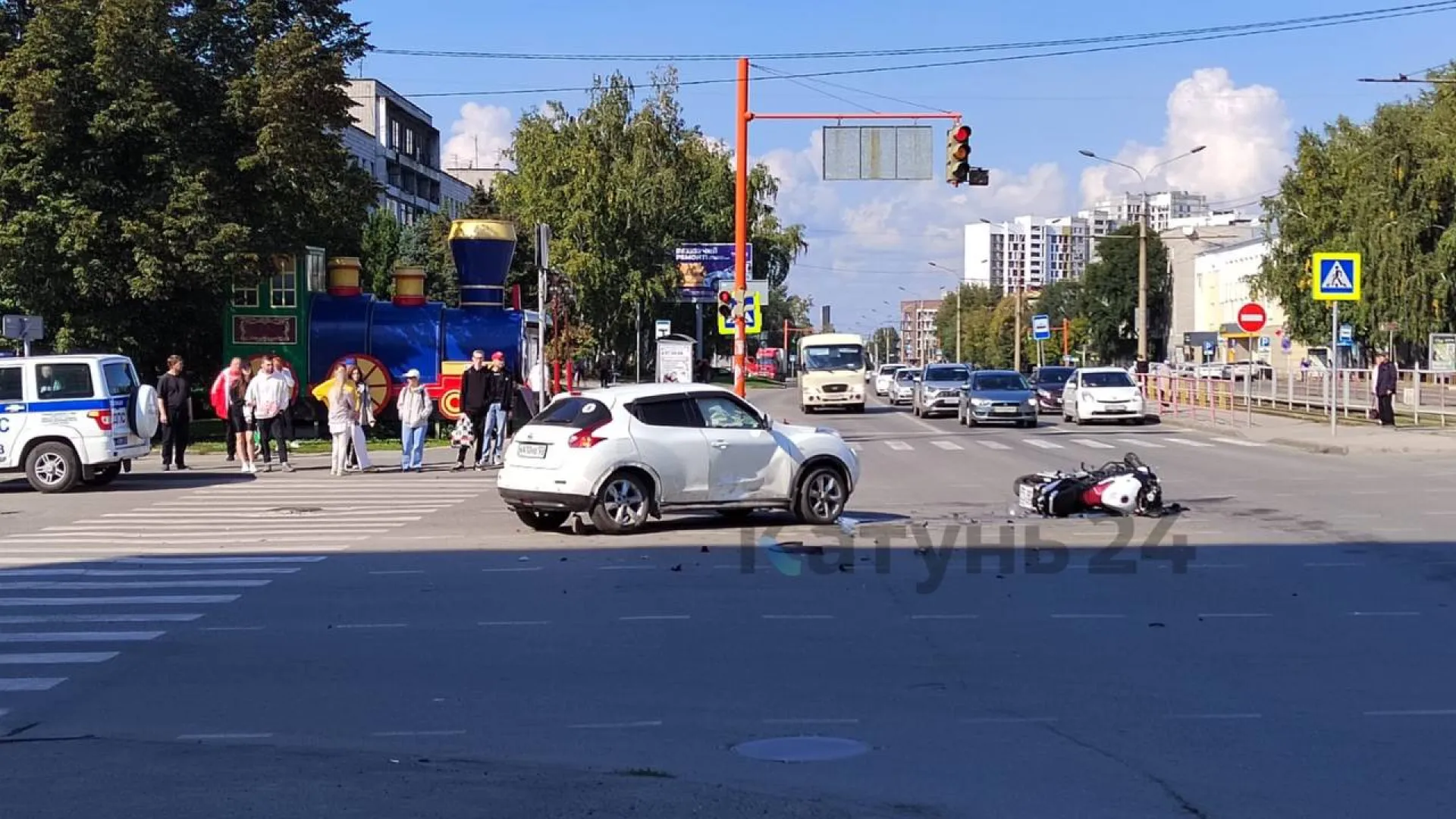 В центре Барнаула произошло серьёзное ДТП с участием мотоциклиста В центре Барнаула произошло серьёзное ДТП с участием мотоциклиста