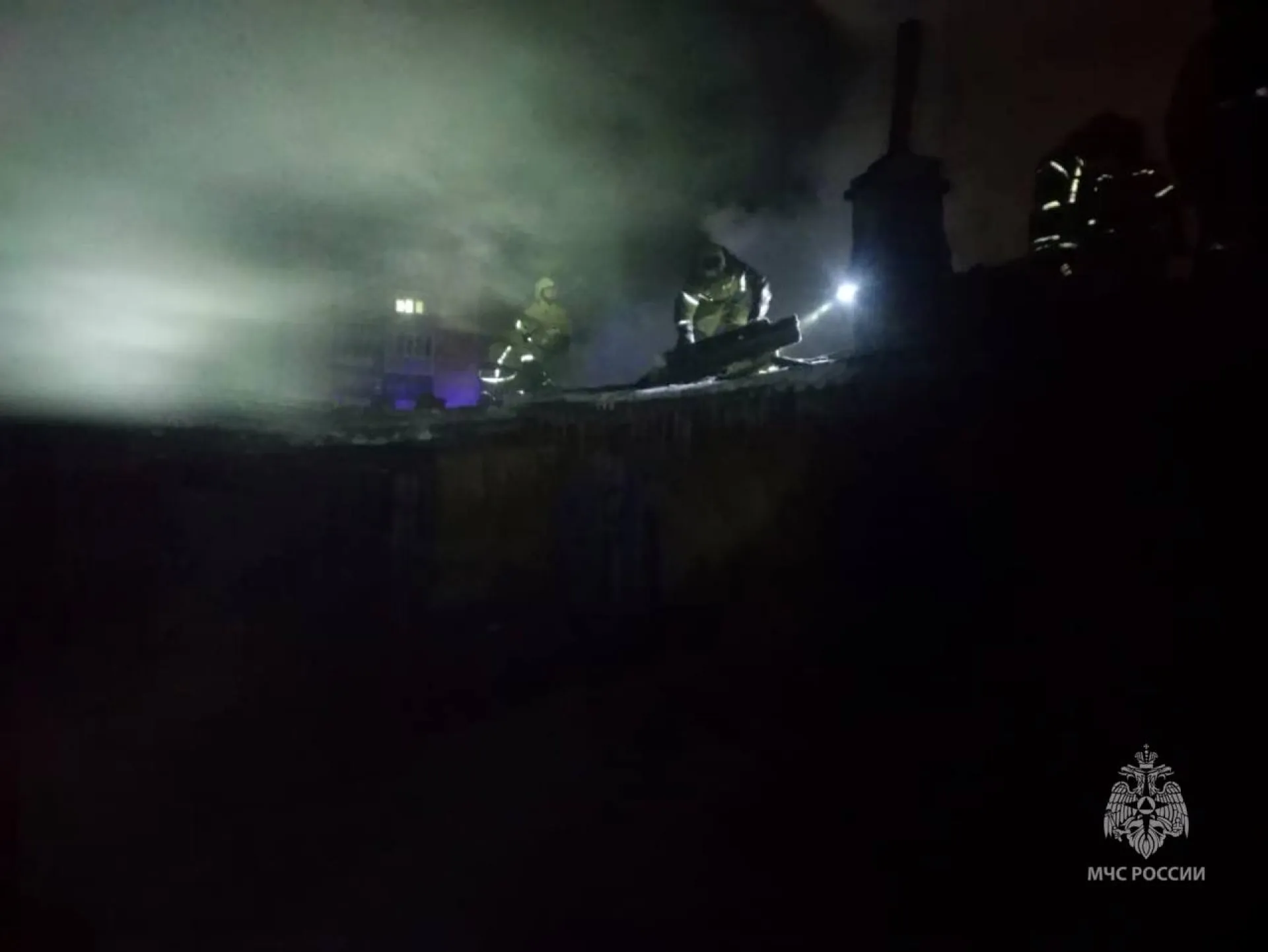 В Барнауле при пожаре в частном жилом доме погиб мужчина В Барнауле при пожаре в частном жилом доме погиб мужчина