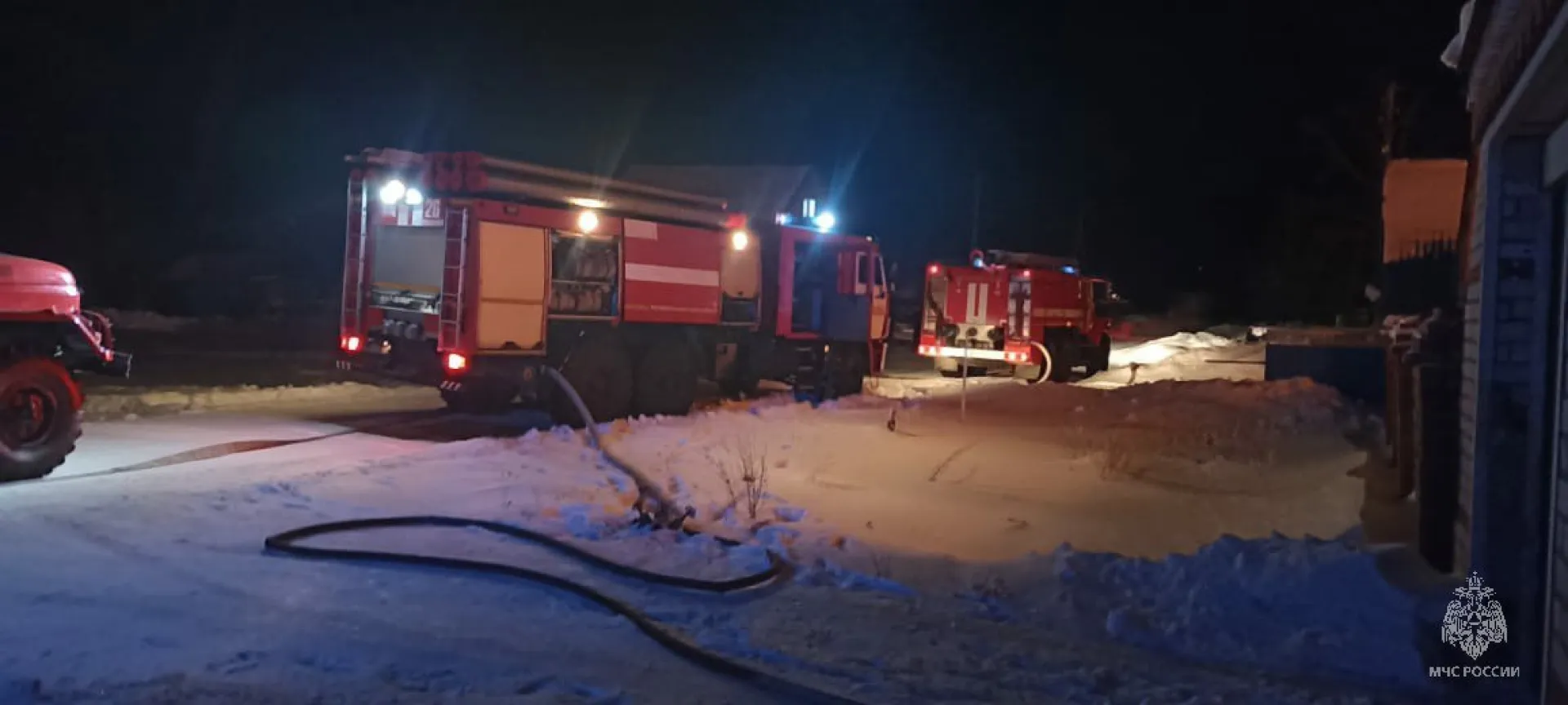 Два крупных пожара произошло утром в Алтайском крае Два крупных пожара произошло утром в Алтайском крае