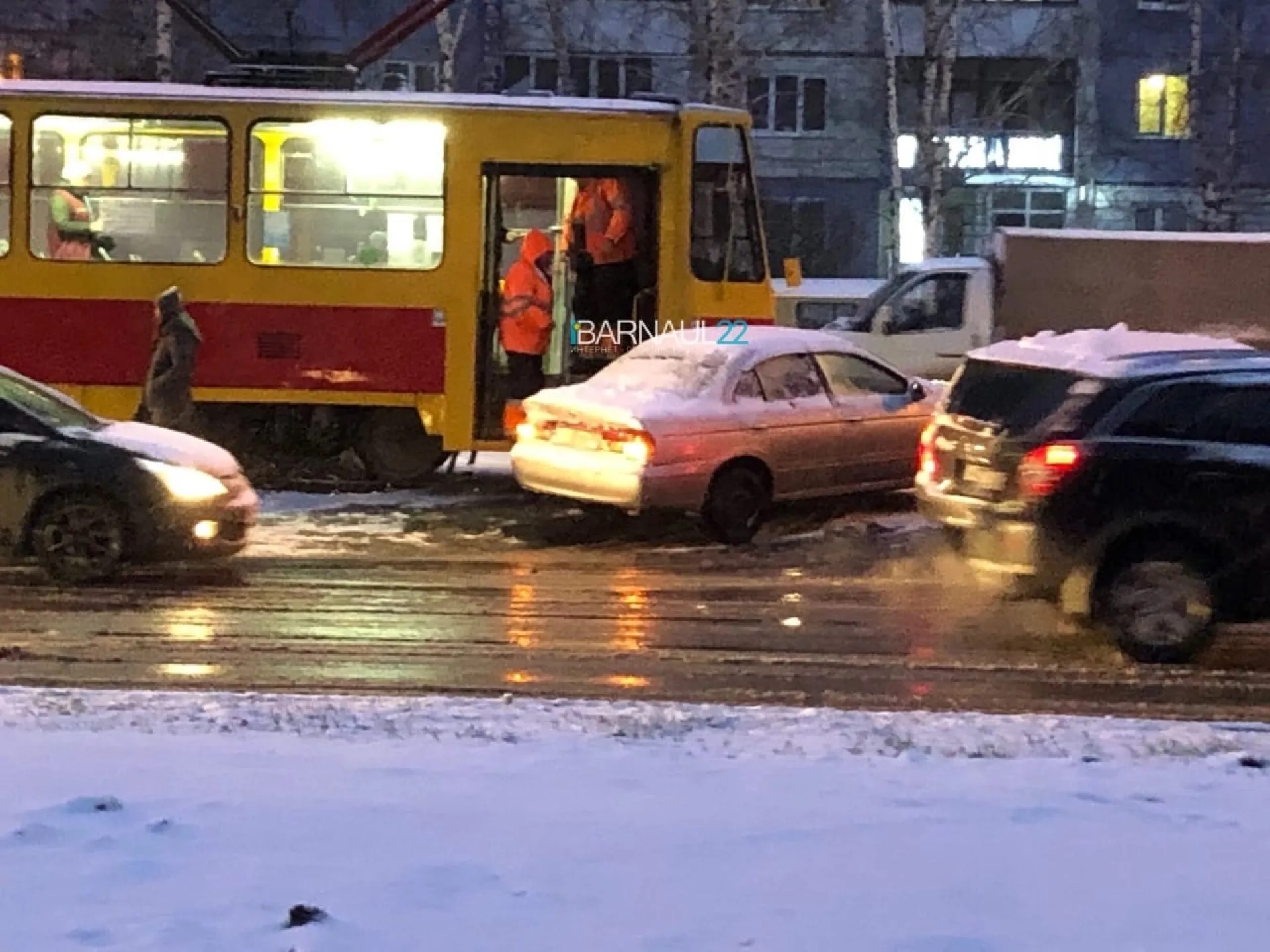Два ДТП произошло на одной улице в Барнауле Два ДТП произошло на одной улице в Барнауле