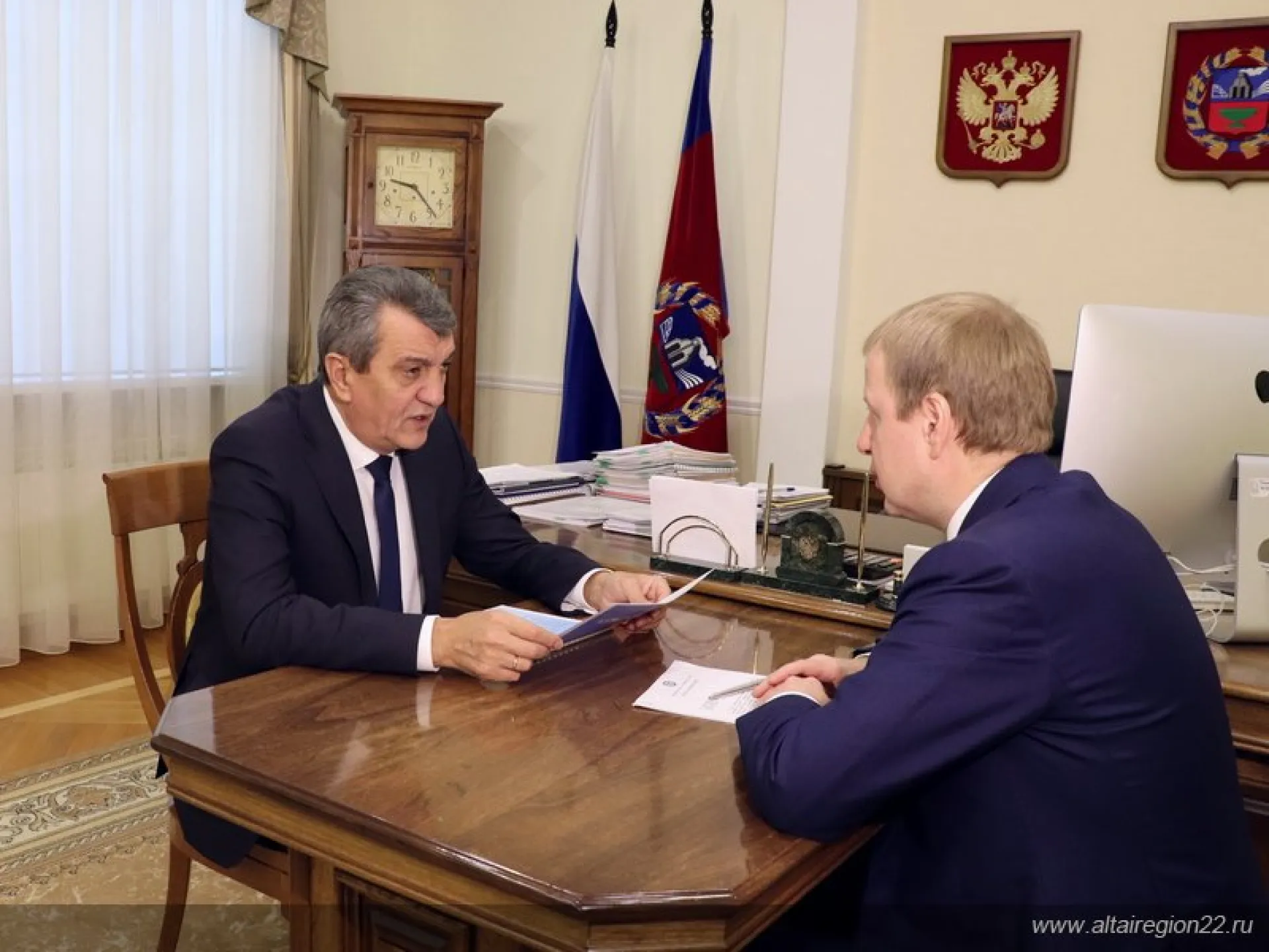 Полпред президента России в Сибирском федеральном округе Сергей Меняйло начал работу в Алтайском крае Полпред президента России в Сибирском федеральном округе Сергей Меняйло начал работу в Алтайском крае