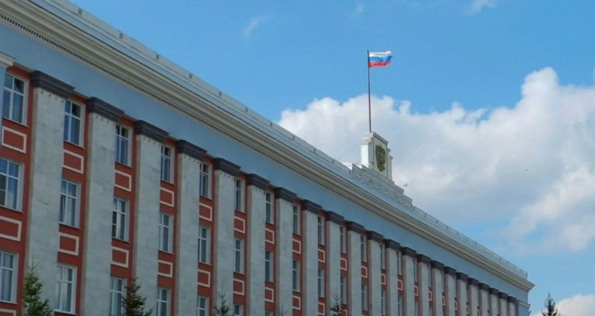 Пострадавшим от града жителям двух районов Алтайского края выплатят материальную помощь Пострадавшим от града жителям двух районов Алтайского края выплатят материальную помощь