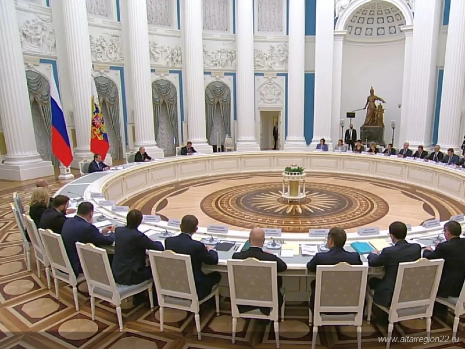 Виктор Томенко встретился с Владимиром Путиным в ходе заседания Президиума Госсовета Виктор Томенко встретился с Владимиром Путиным в ходе заседания Президиума Госсовета
