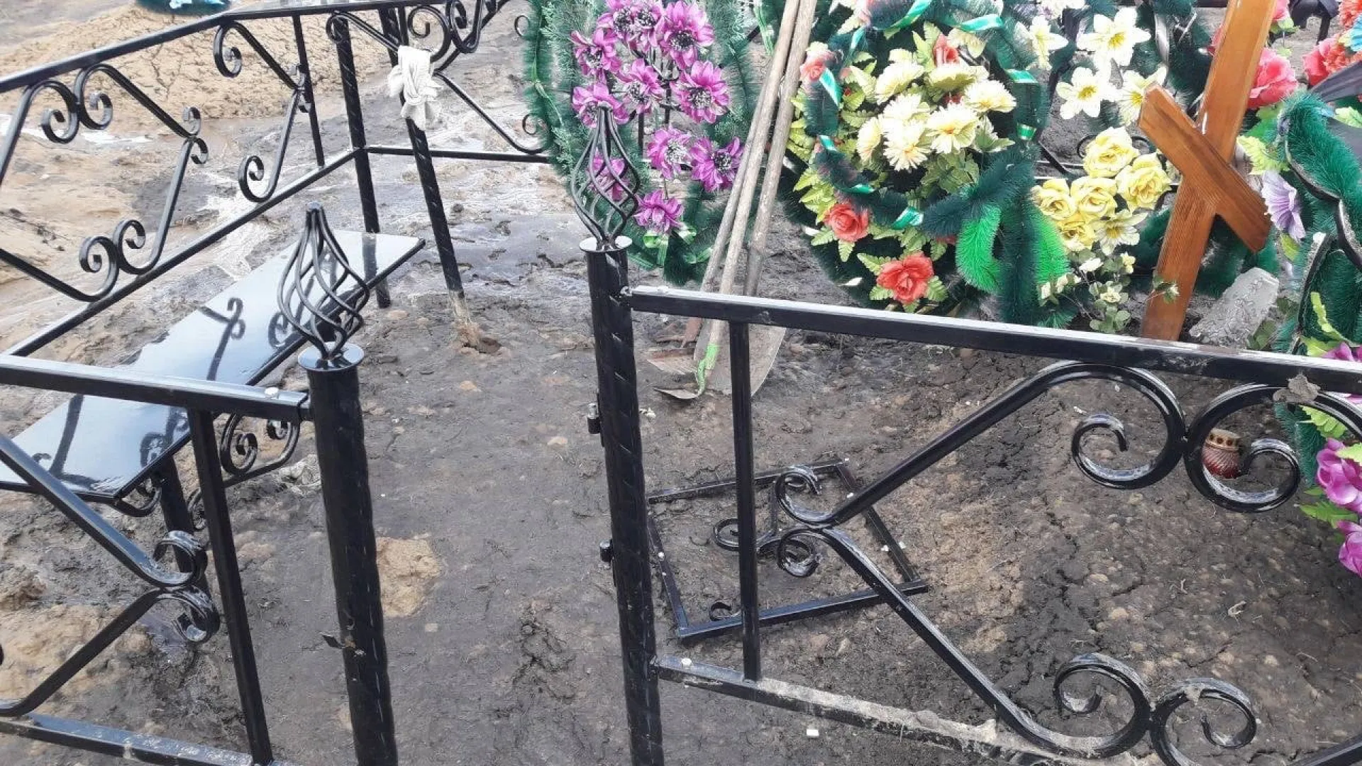 Барнаульцы обеспокоены состоянием кладбища во Власихе Барнаульцы обеспокоены состоянием кладбища во Власихе