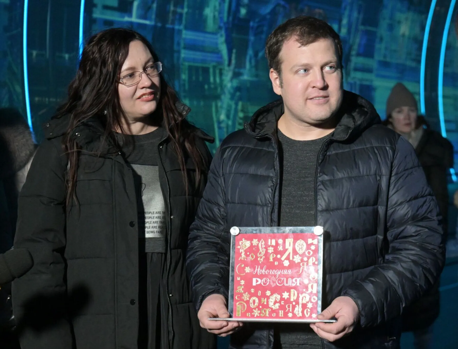 Житель Барнаула стал трехмиллионным посетителем выставки «Россия» и получил в подарок открытку от Владимира Путина и поездку на космодром Житель Барнаула стал трехмиллионным посетителем выставки «Россия» и получил в подарок открытку от Владимира Путина и поездку на космодром