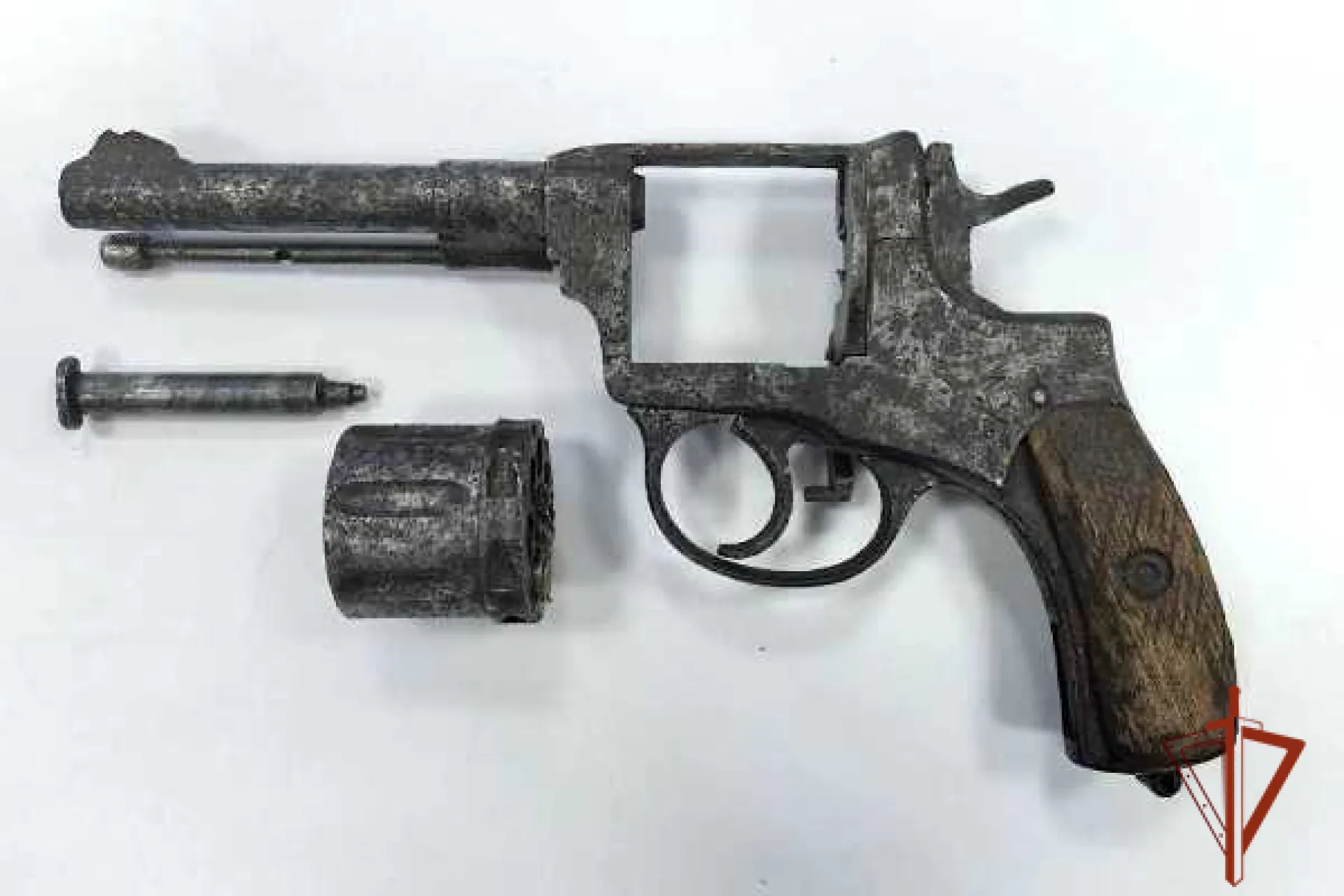 Росгвардия передала фонду Алтайского краеведческого музея исторические находки Росгвардия передала фонду Алтайского краеведческого музея исторические находки