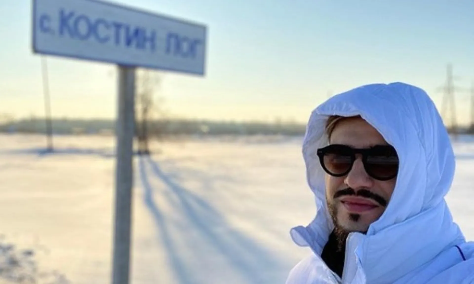 Известный блогер показал алтайский ДК, ремонт которого оплатил футболист Смолов Известный блогер показал алтайский ДК, ремонт которого оплатил футболист Смолов