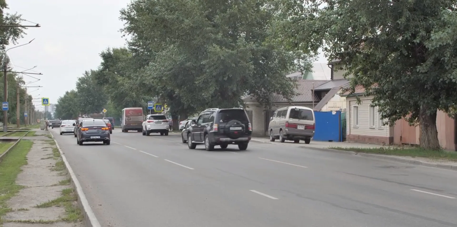 В Барнауле перекроют движение по двум полосам нечетной стороны улицы Аванесова в районе дома № 125 В Барнауле перекроют движение по двум полосам нечетной стороны улицы Аванесова в районе дома № 125