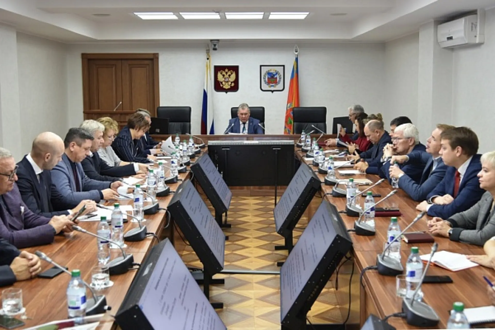 Председатель АКЗС поручил решить коммунальные проблемы ряда алтайских муниципалитетов Председатель АКЗС поручил решить коммунальные проблемы ряда алтайских муниципалитетов