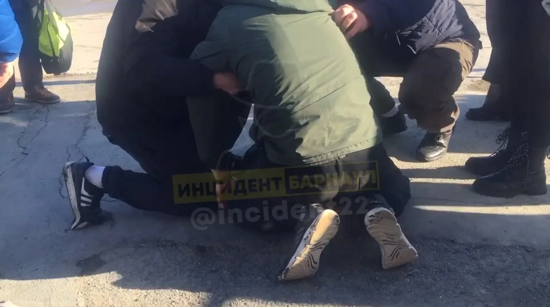 Председатель СК России поручил возбудить уголовное дело по факту избиения барнаульца, заступившегося за дочь Председатель СК России поручил возбудить уголовное дело по факту избиения барнаульца, заступившегося за дочь