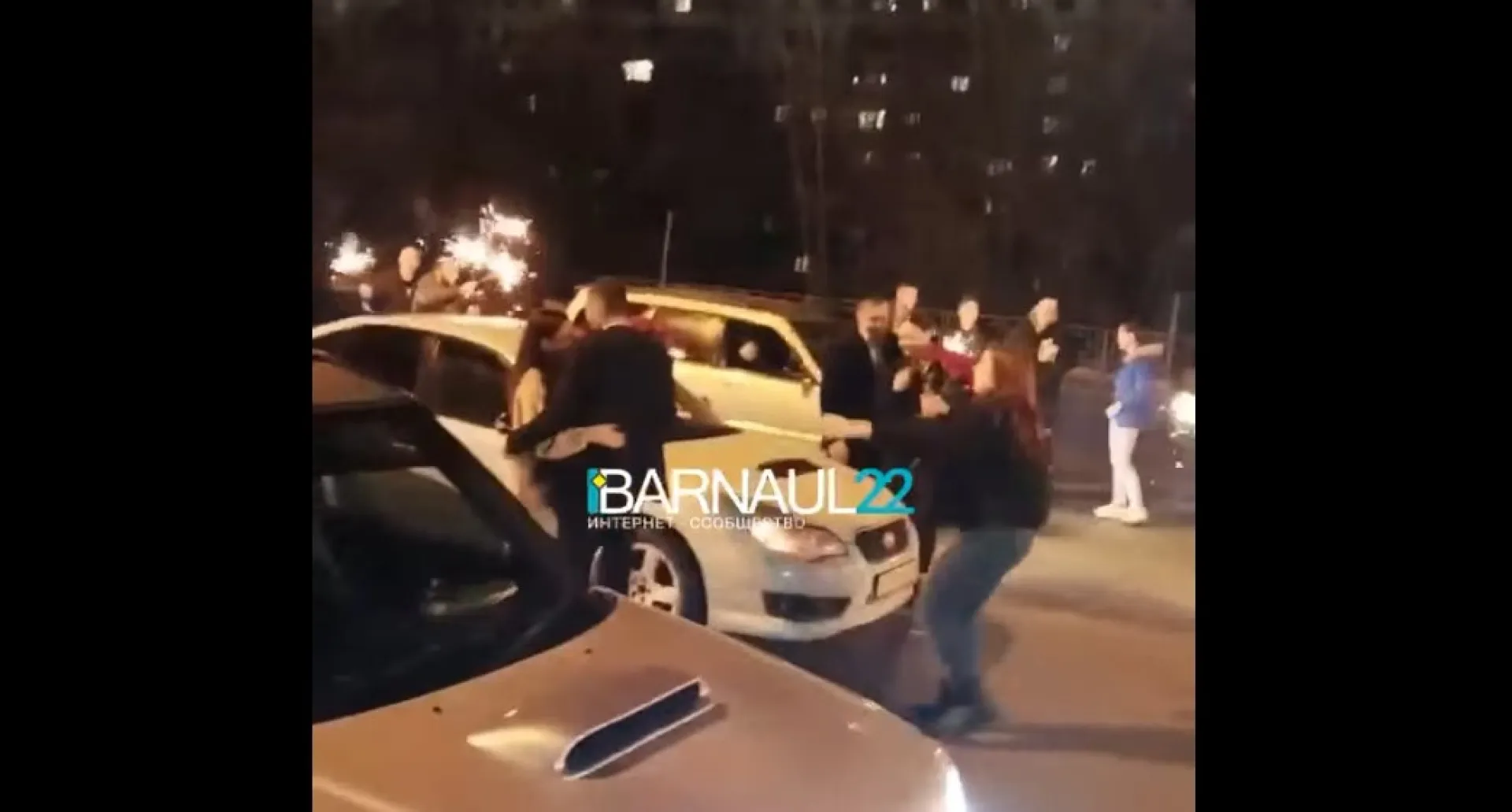 Полицейские устанавливают обстоятельства перекрытия барнаульцами Павловского тракта в личных целях Полицейские устанавливают обстоятельства перекрытия барнаульцами Павловского тракта в личных целях