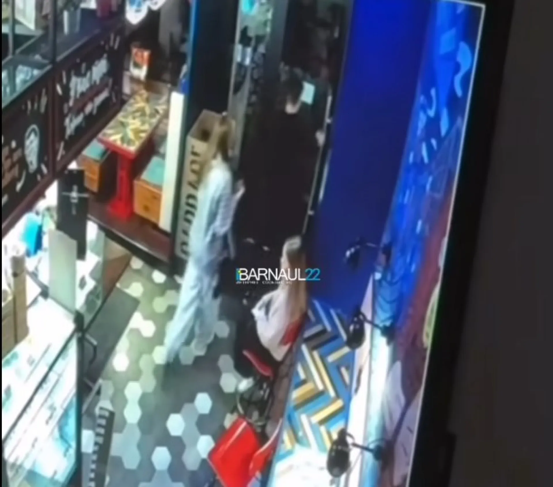Уголовное дело возбудили после удара током посетителя кофейни в Барнауле Уголовное дело возбудили после удара током посетителя кофейни в Барнауле