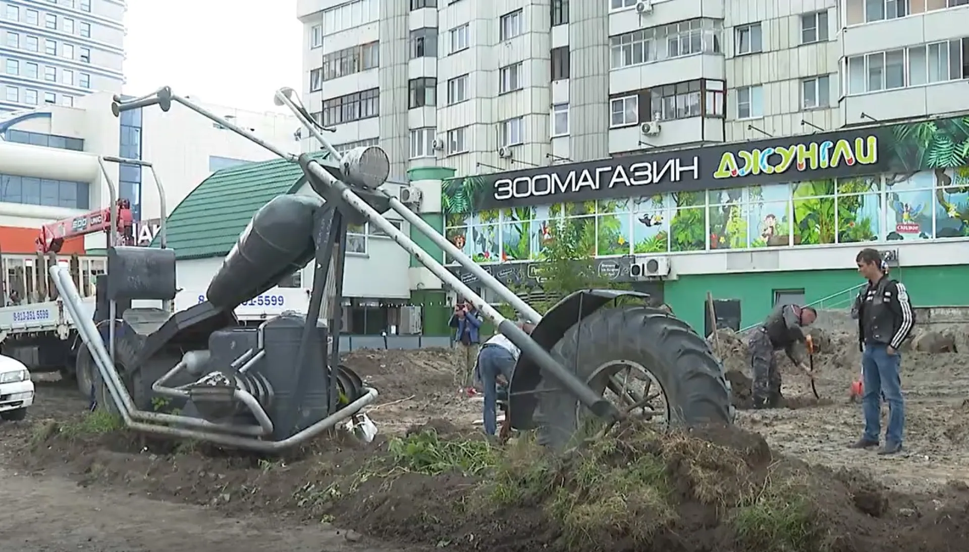 «Часть истории» против общедолевой собственности. Рассказываем, почему демонтировали гигантский мотоцикл у барнаульского бара «Часть истории» против общедолевой собственности. Рассказываем, почему демонтировали гигантский мотоцикл у барнаульского бара