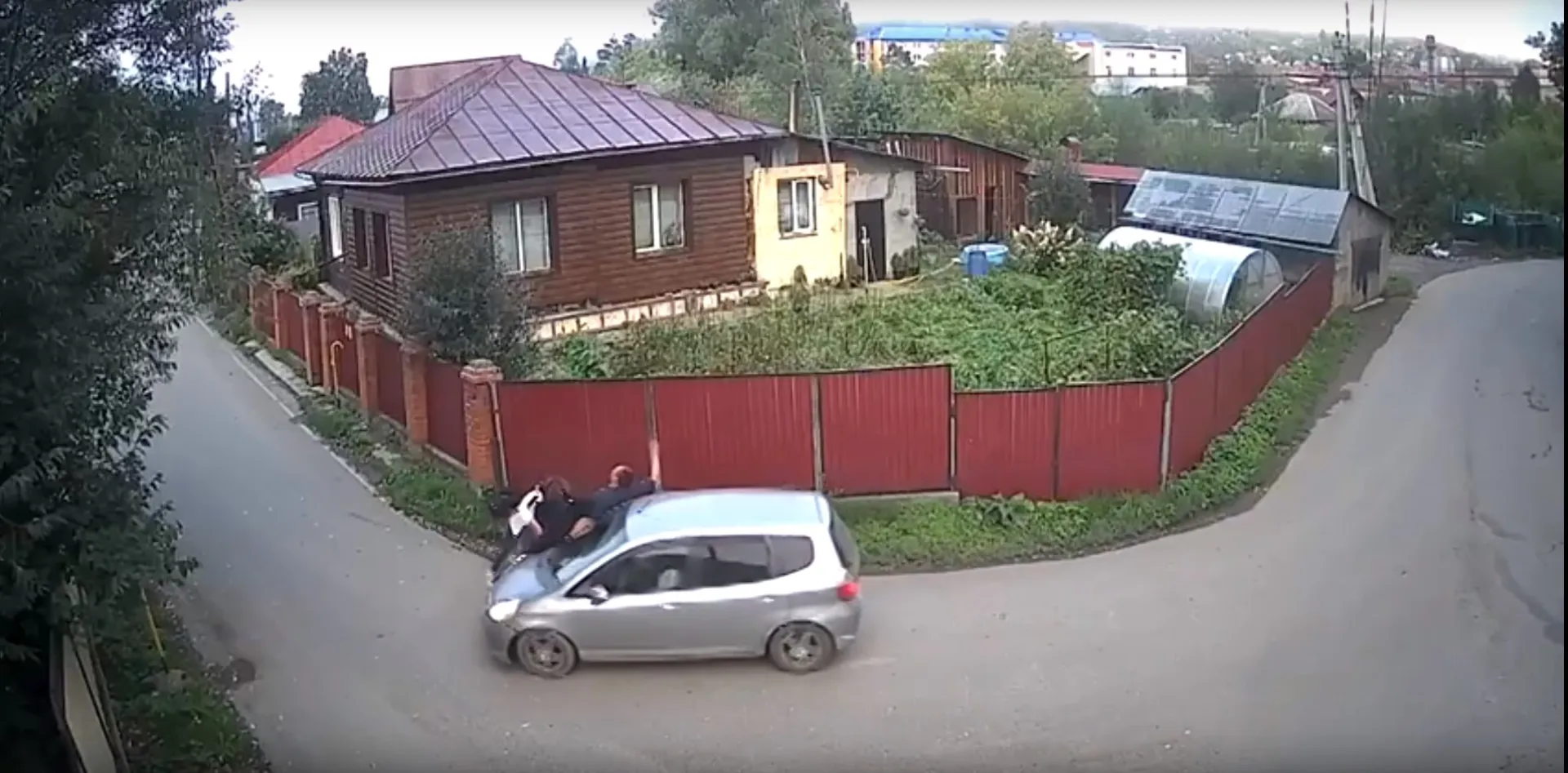 Водитель сбил троих пешеходов на Алтае