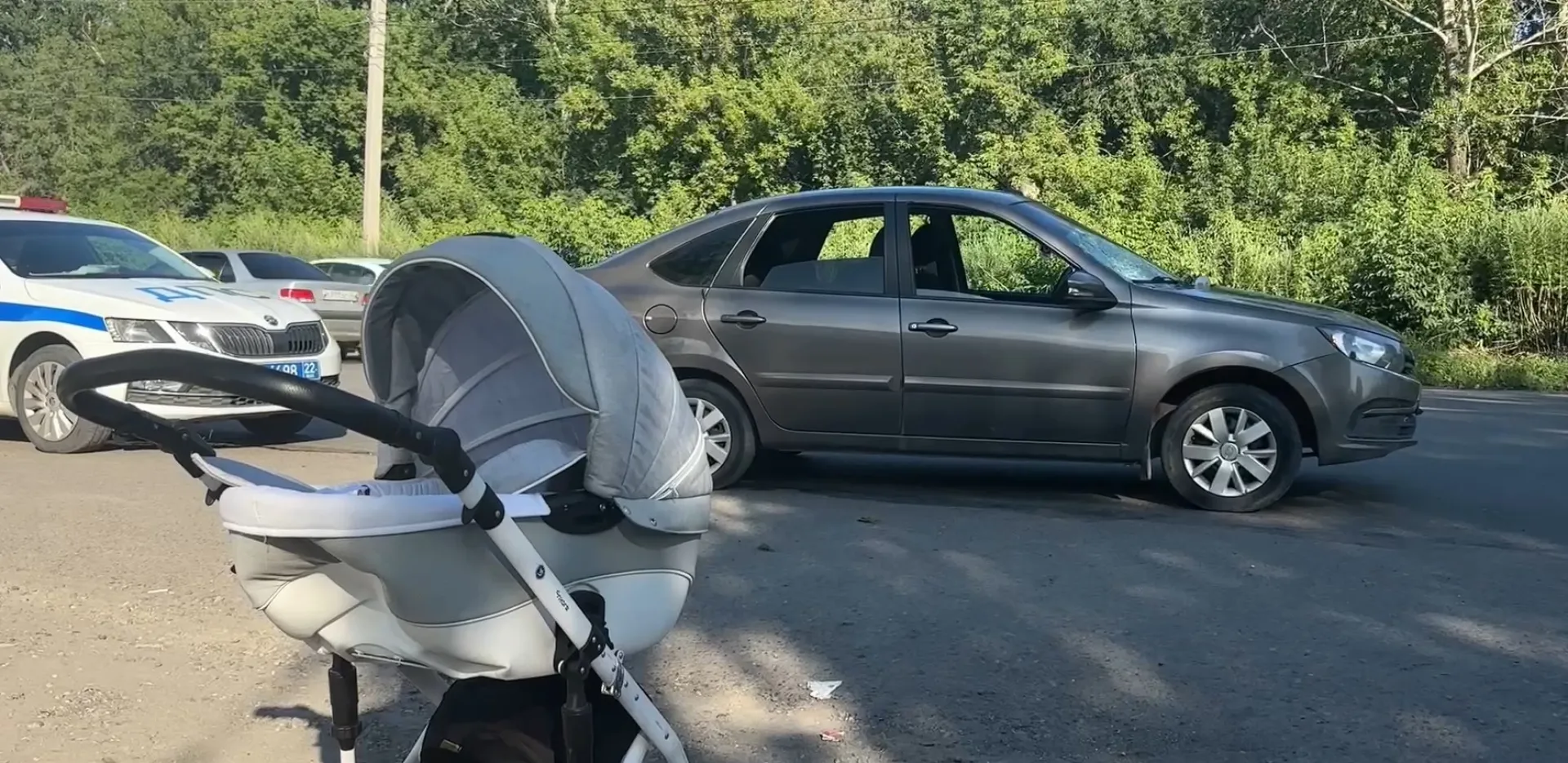 Мать и младенец попали под колеса машины в Бийске Мать и младенец попали под колеса машины в Бийске