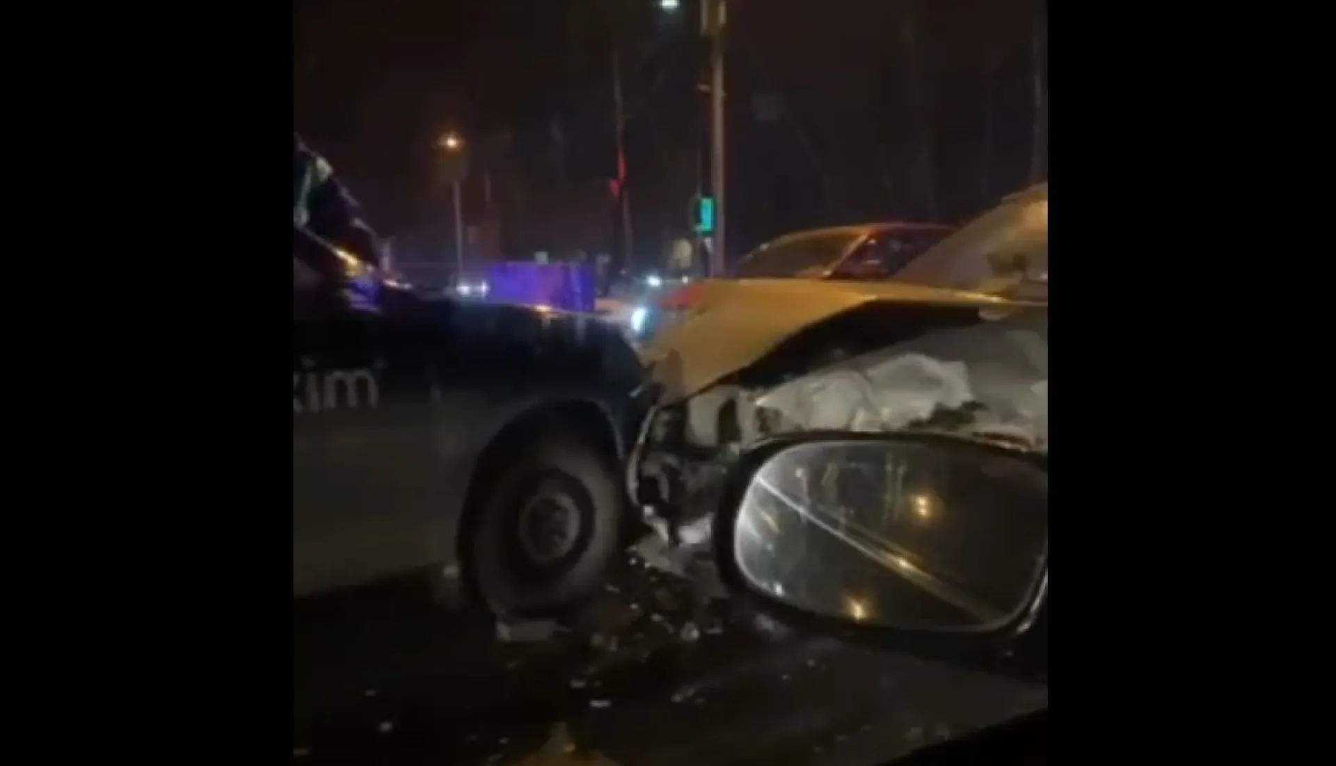 Пьяный лихач устроил тройное ДТП в Барнауле Пьяный лихач устроил тройное ДТП в Барнауле