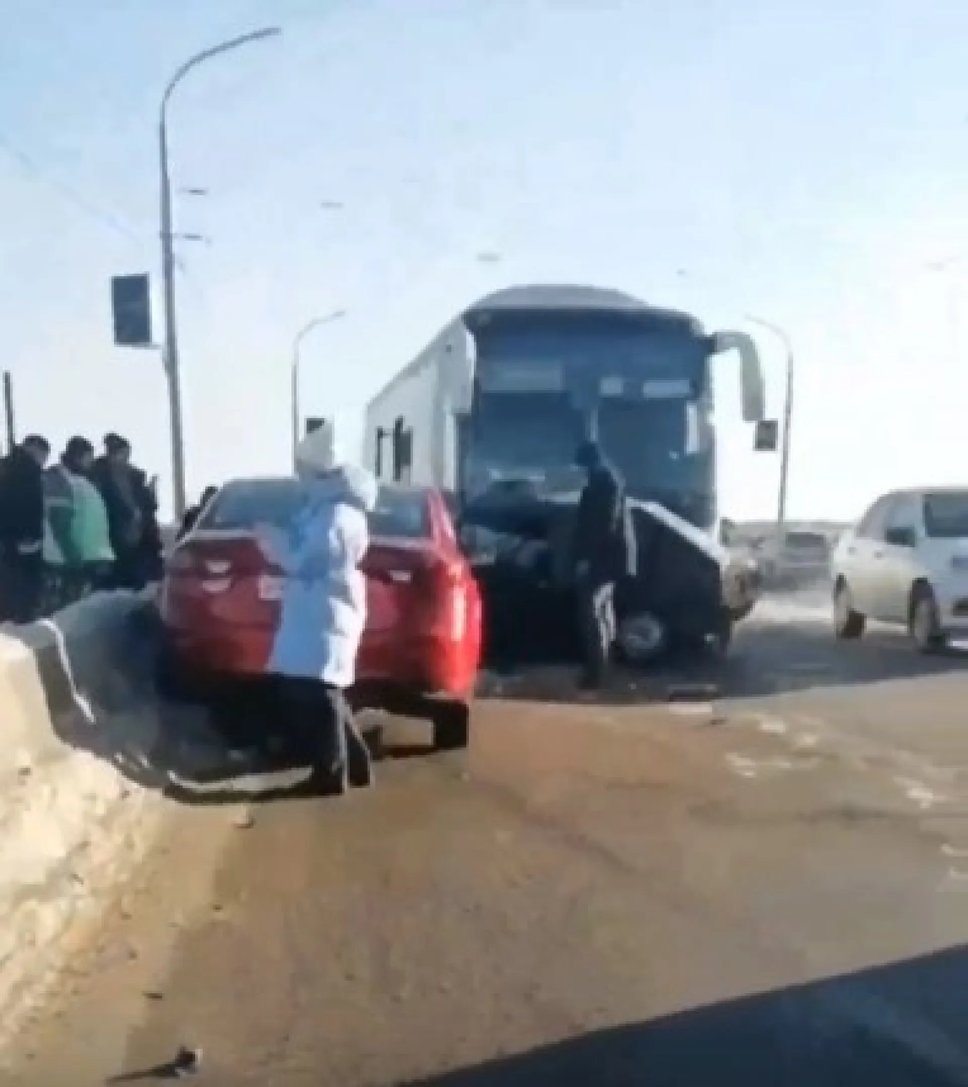 Рейсовый автобус и две легковушки попали в серьезное ДТП в Бийске Рейсовый автобус и две легковушки попали в серьезное ДТП в Бийске