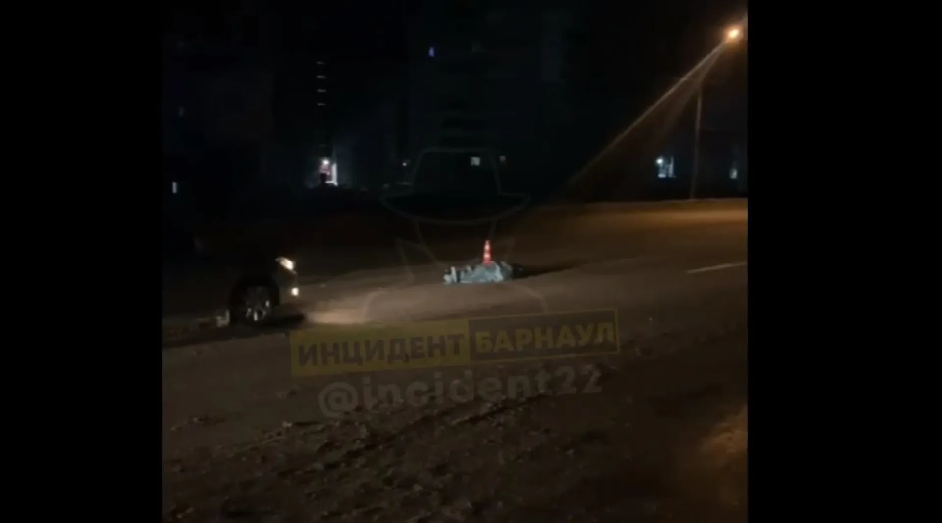 Легковушка насмерть сбила пешехода в Барнауле Легковушка насмерть сбила пешехода в Барнауле
