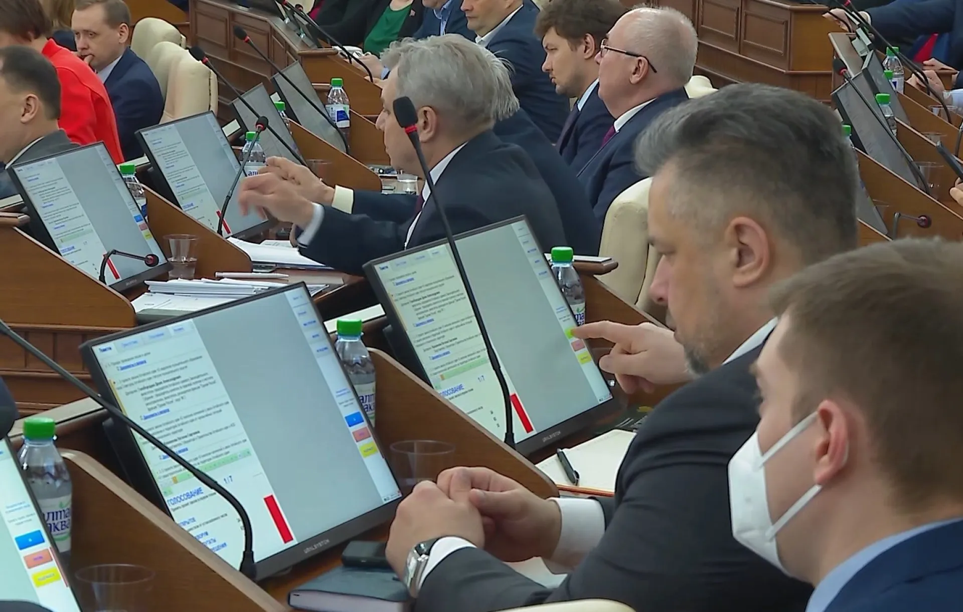 Финансирование районных больниц, муниципальный округ, переселение граждан. Какие изменения приняли на сессии АКЗС Финансирование районных больниц, муниципальный округ, переселение граждан. Какие изменения приняли на сессии АКЗС