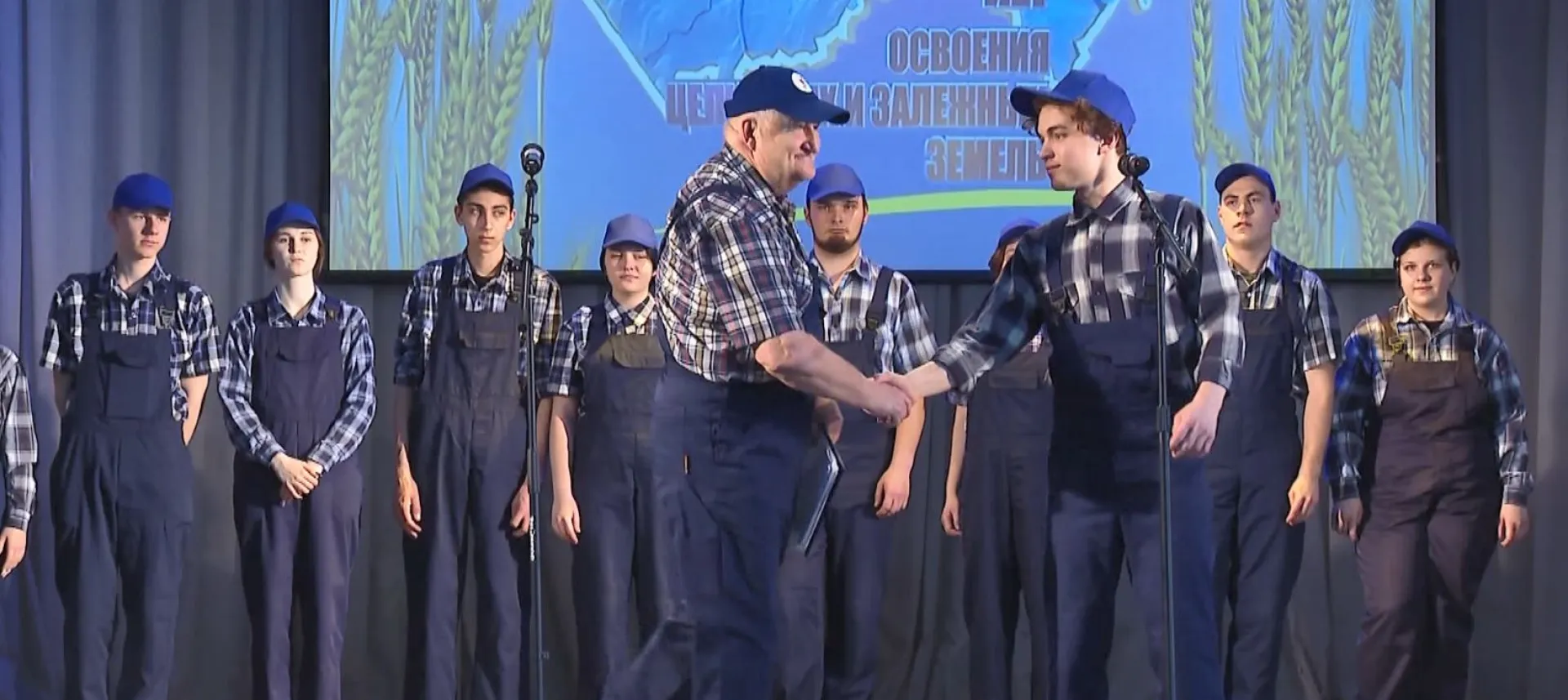 Студенты Павловского техникума поставили спектакль «Агитбригада»