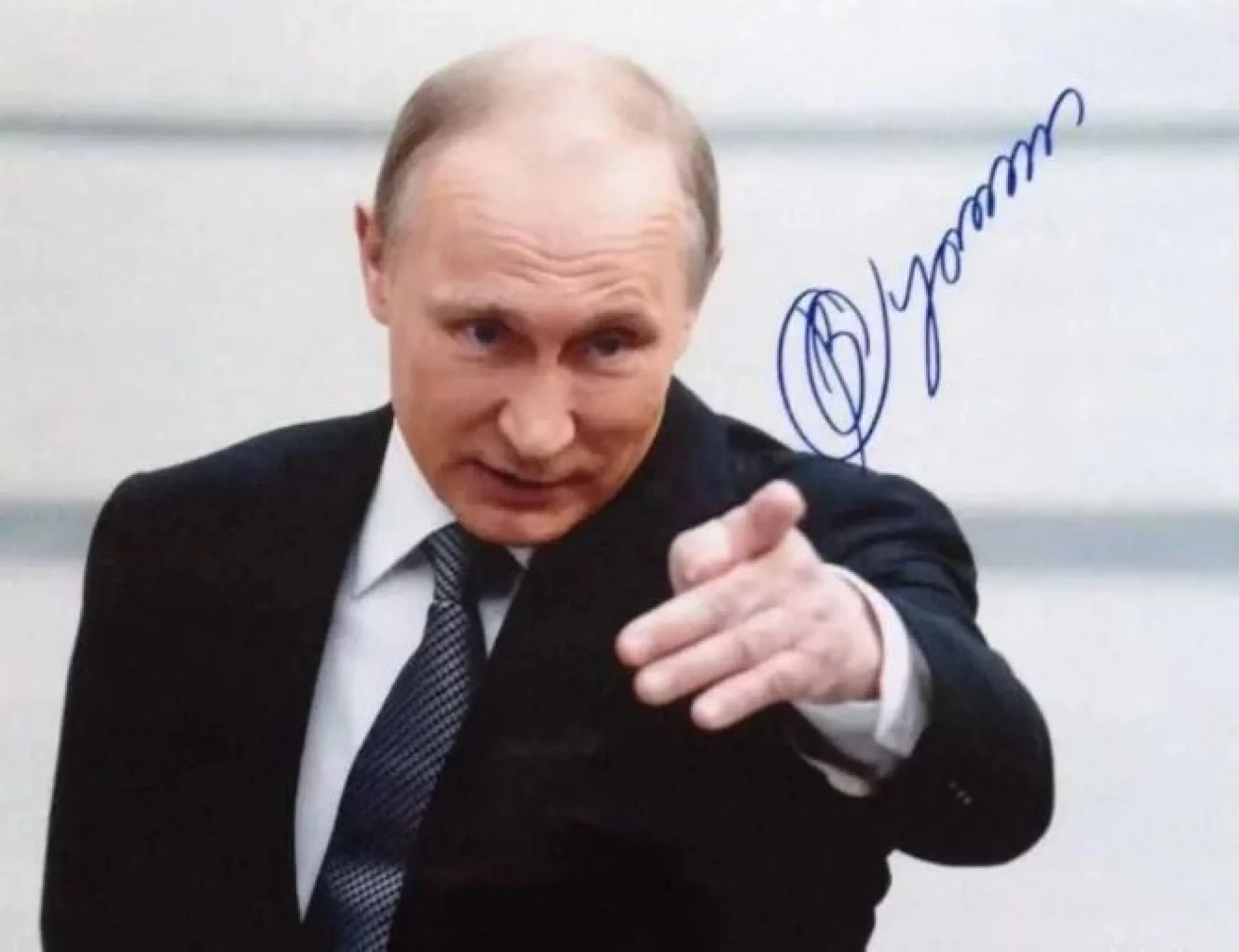 Автограф Путина продают за миллион рублей в Барнауле Автограф Путина продают за миллион рублей в Барнауле