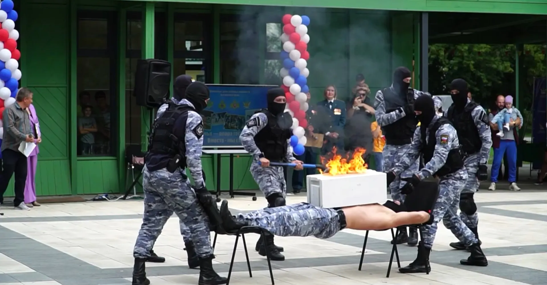 В барнаульском парке «Изумрудный» прошёл праздник для представителей силовых ведомств и их семей В барнаульском парке «Изумрудный» прошёл праздник для представителей силовых ведомств и их семей