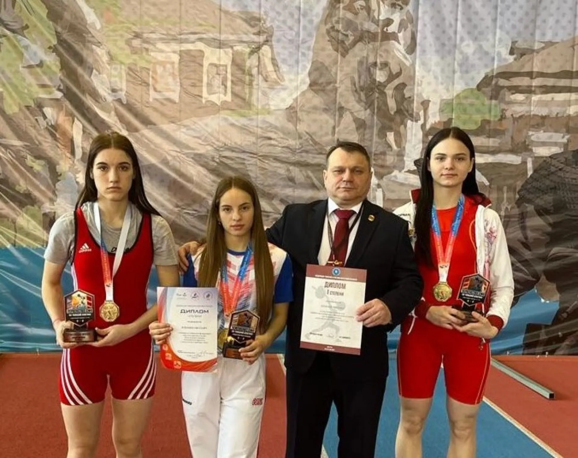 Алтайские спортсменки взяли золото на чемпионате Сибири по тяжелой атлетике Алтайские спортсменки взяли золото на чемпионате Сибири по тяжелой атлетике