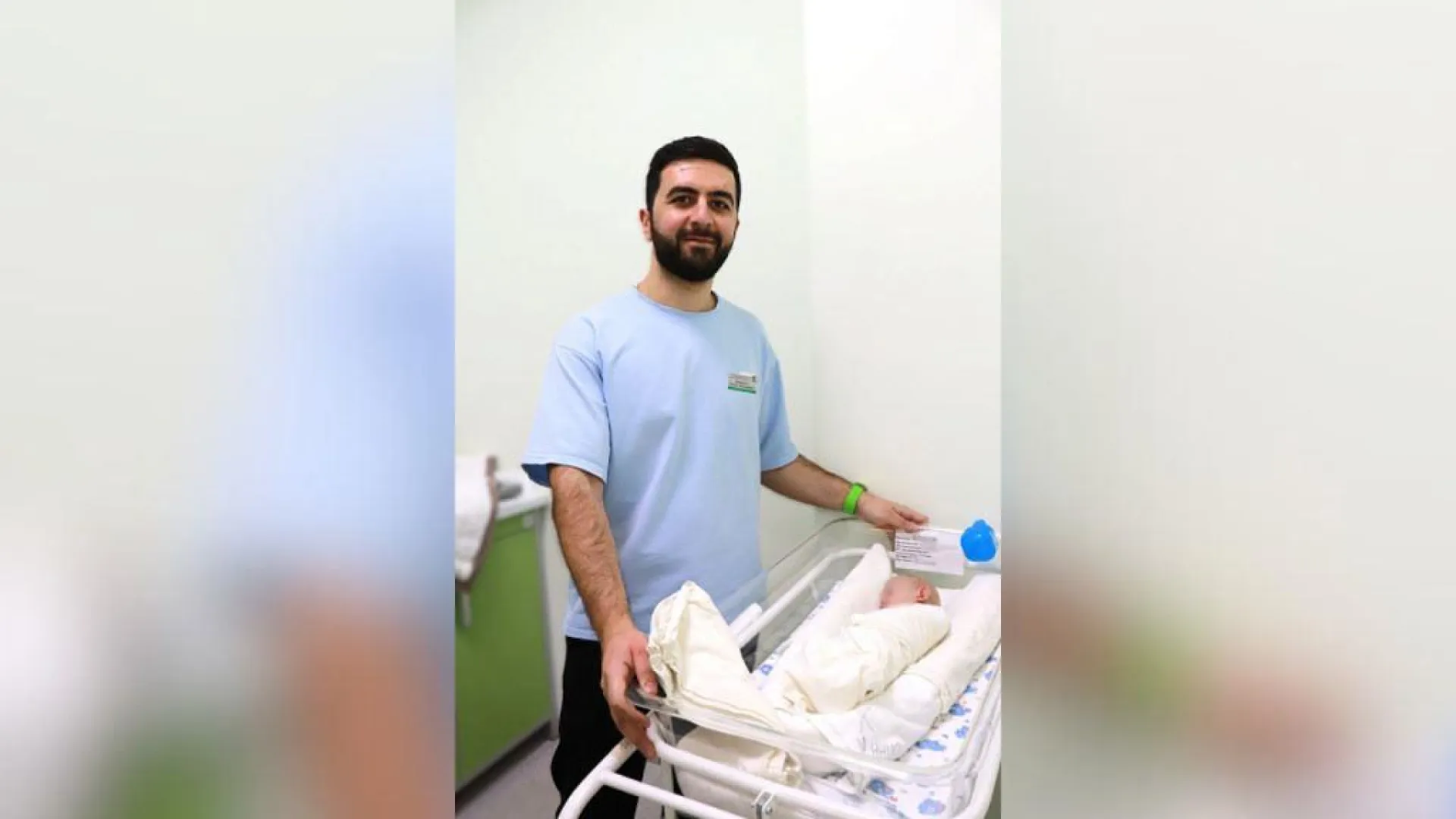 Новорождённого весом 400 граммов спасли в Алтайском крае Новорождённого весом 400 граммов спасли в Алтайском крае