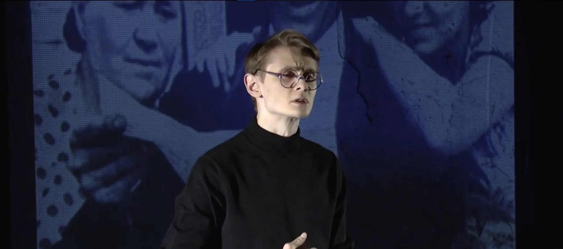 Премьера спектакля «Титов. Долгое ожидание» состоялась в Алтайском театре драмы Премьера спектакля «Титов. Долгое ожидание» состоялась в Алтайском театре драмы