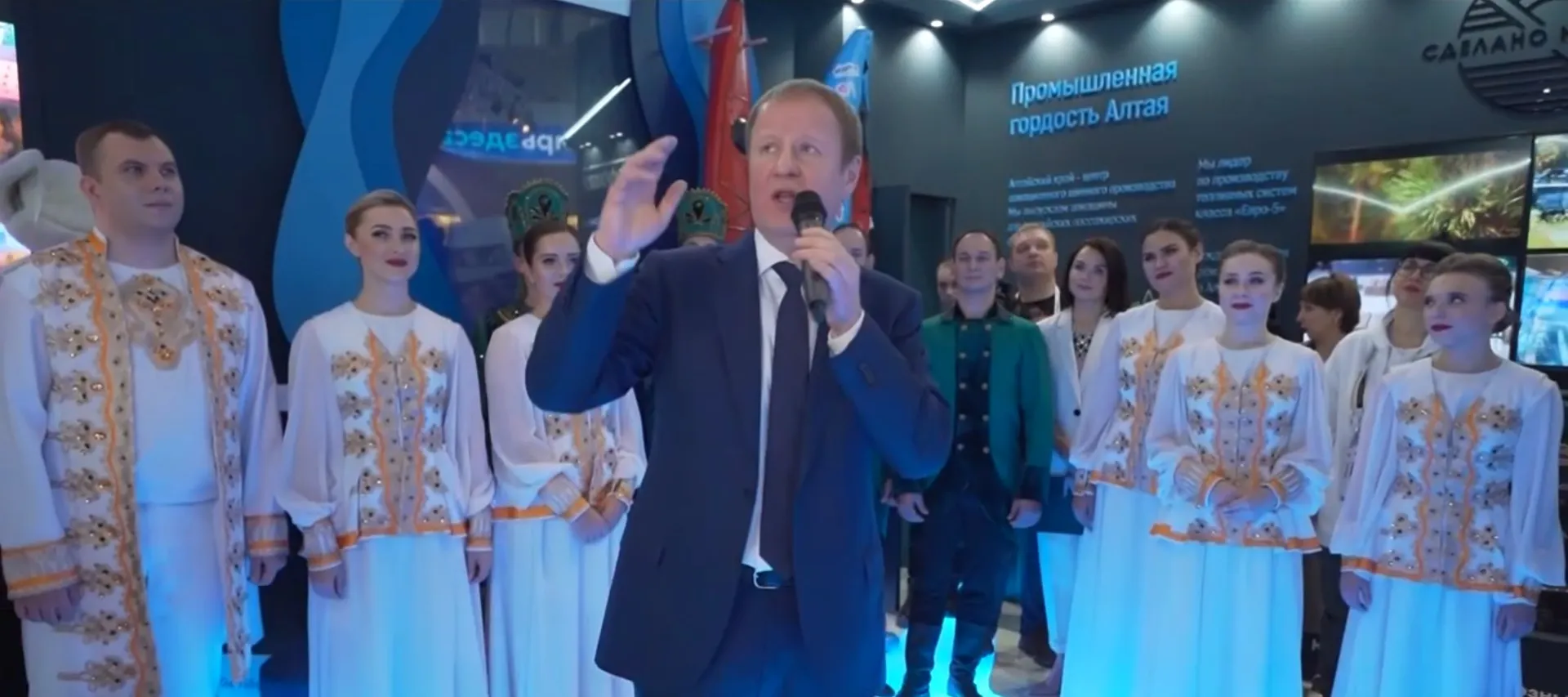 Виктор Томенко провел презентацию Алтайского края на выставке-форуме «Россия» в Москве Виктор Томенко провел презентацию Алтайского края на выставке-форуме «Россия» в Москве