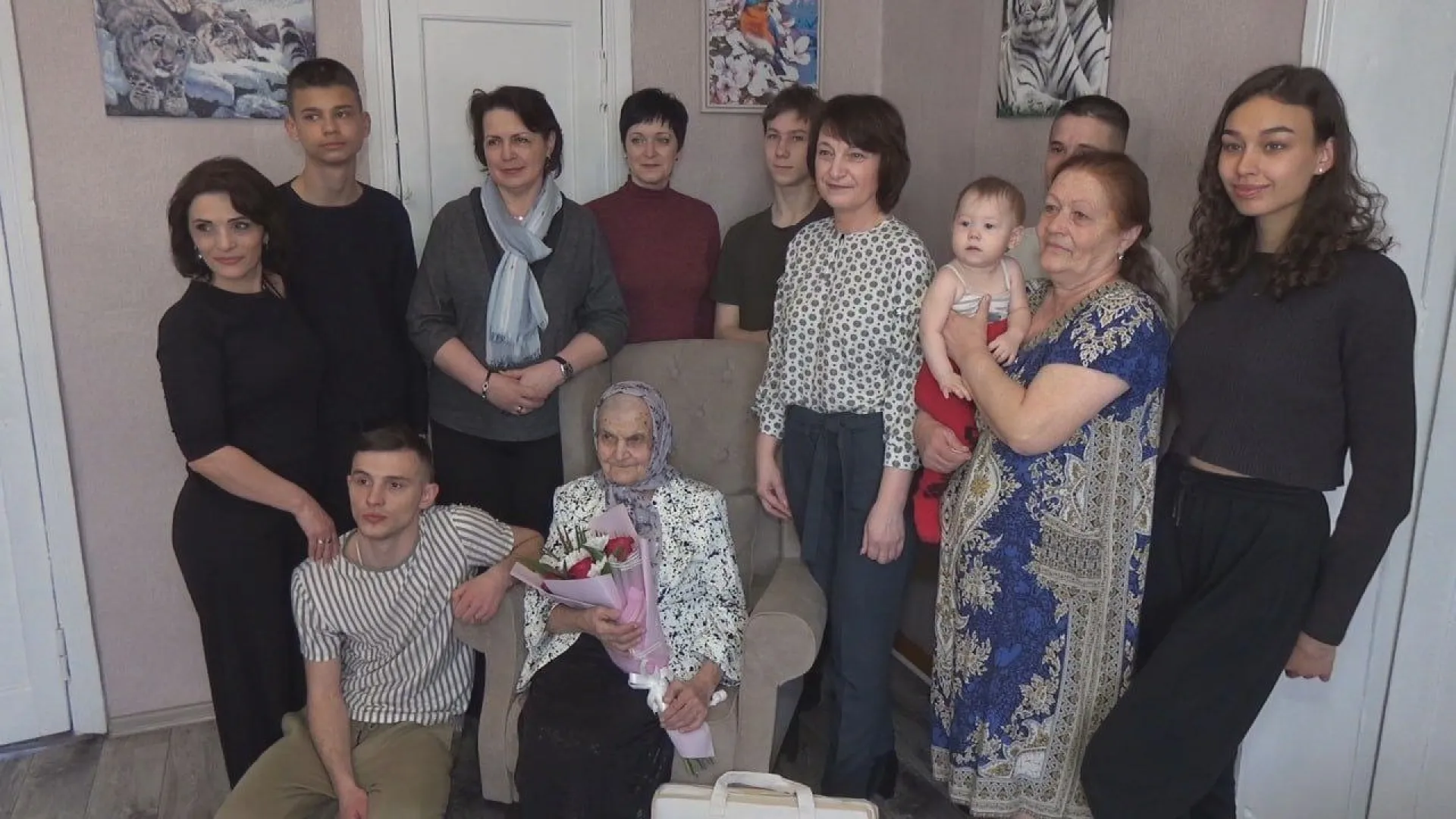 100-летний юбилей отметила пенсионерка в Алтайском крае 100-летний юбилей отметила пенсионерка в Алтайском крае