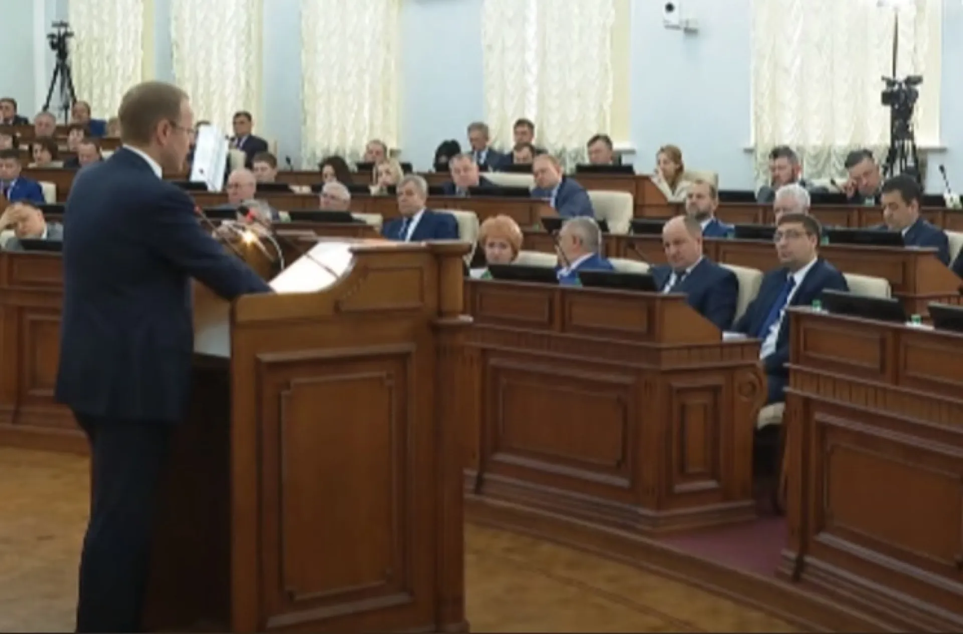Депутаты АКЗС приняли отчёт губернатора Виктора Томенко Депутаты АКЗС приняли отчёт губернатора Виктора Томенко