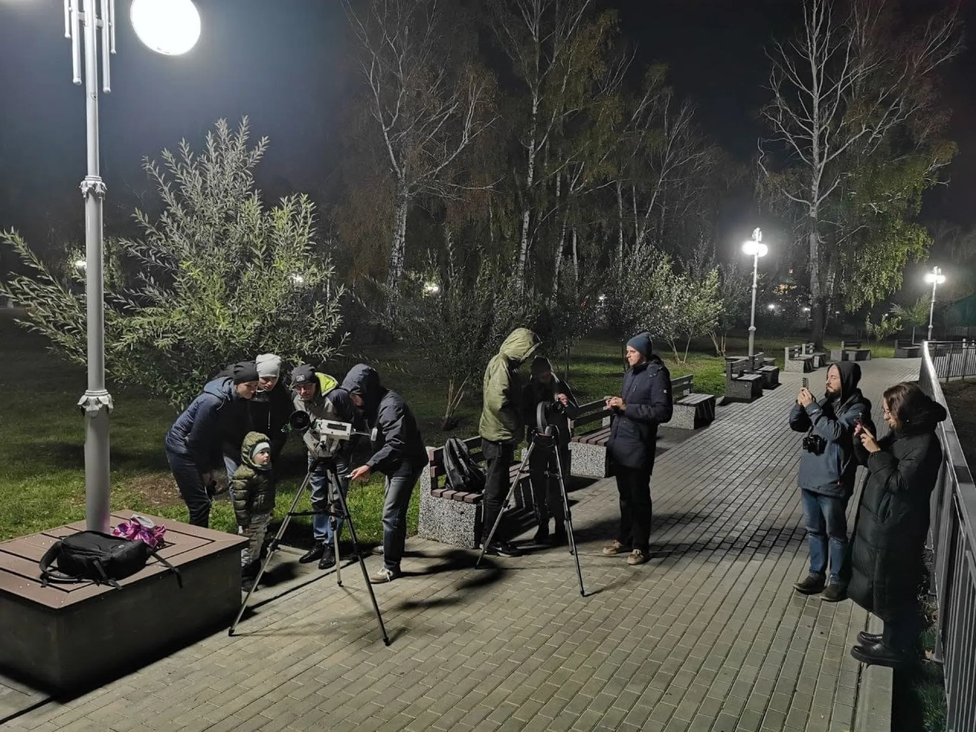 Сеанс астрофотографии с барнаульским фотографом прошел в Нагорном парке Сеанс астрофотографии с барнаульским фотографом прошел в Нагорном парке