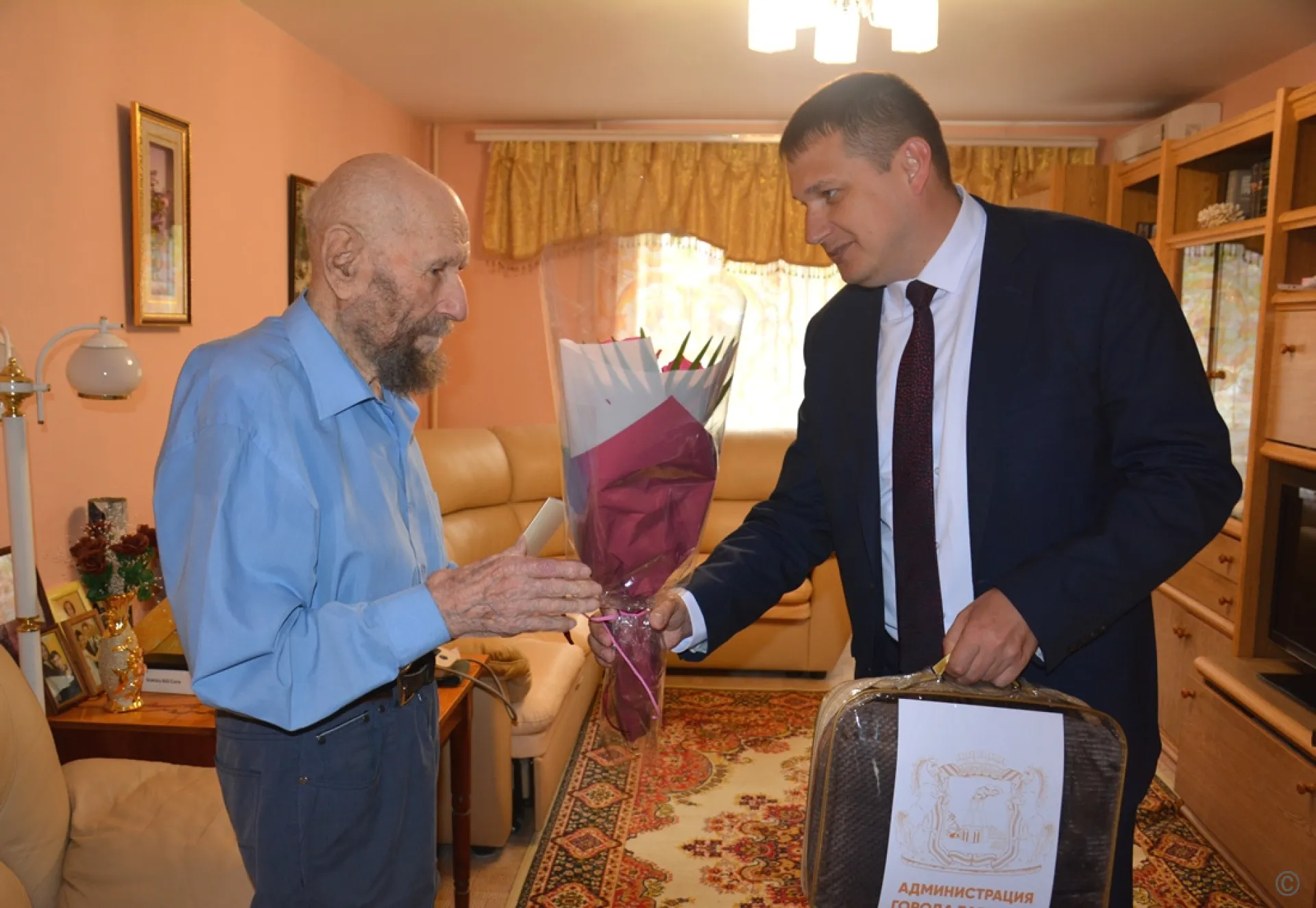 98-летие отмечает ветеран Великой Отечественной войны из Барнаула 98-летие отмечает ветеран Великой Отечественной войны из Барнаула